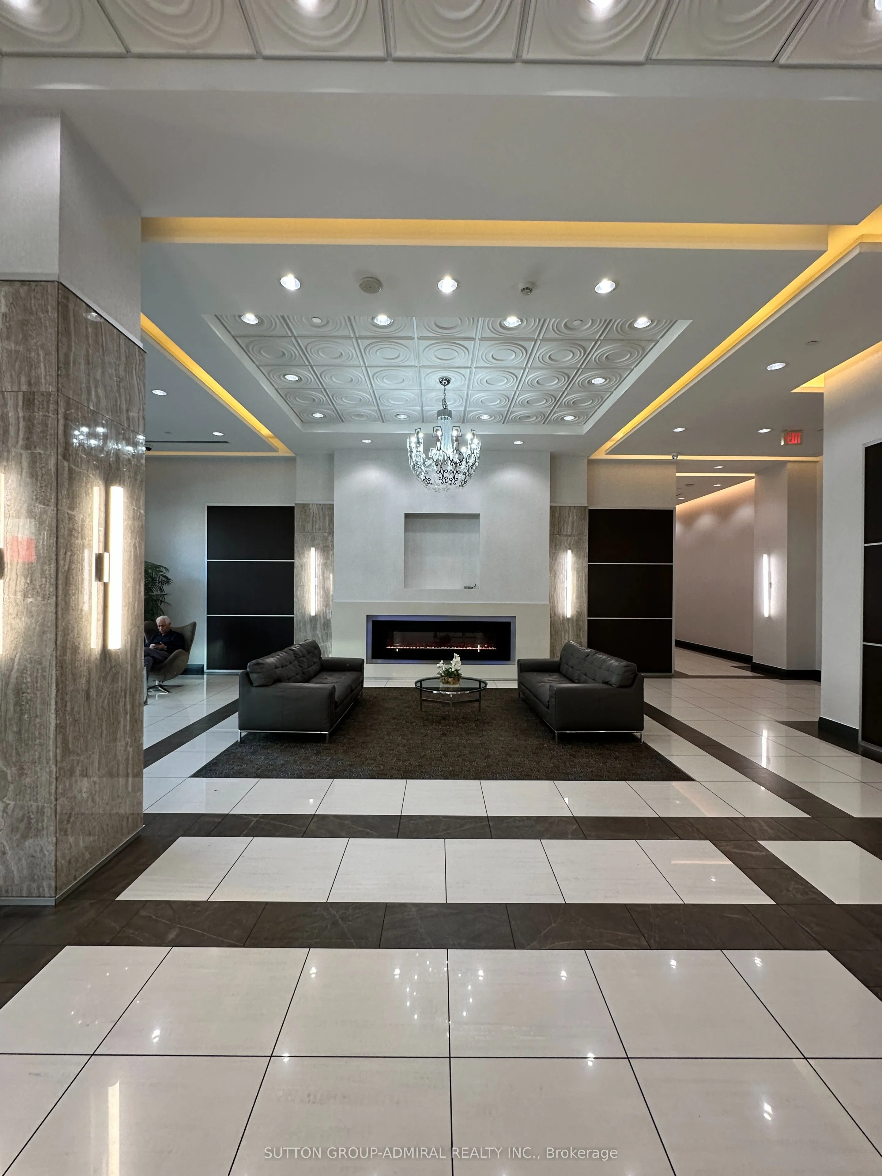 7161 Yonge Street #1728
