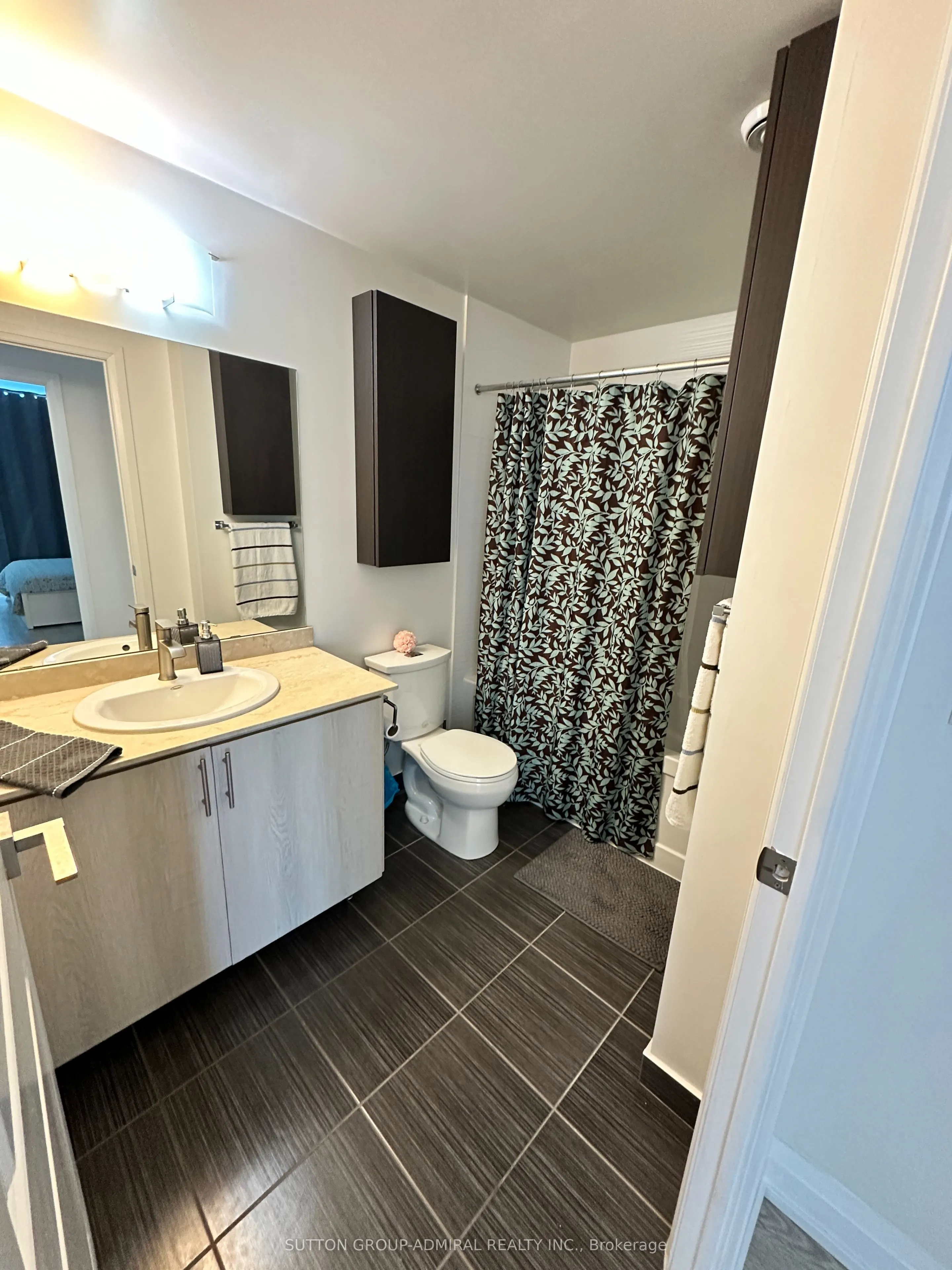 7161 Yonge Street #1728
