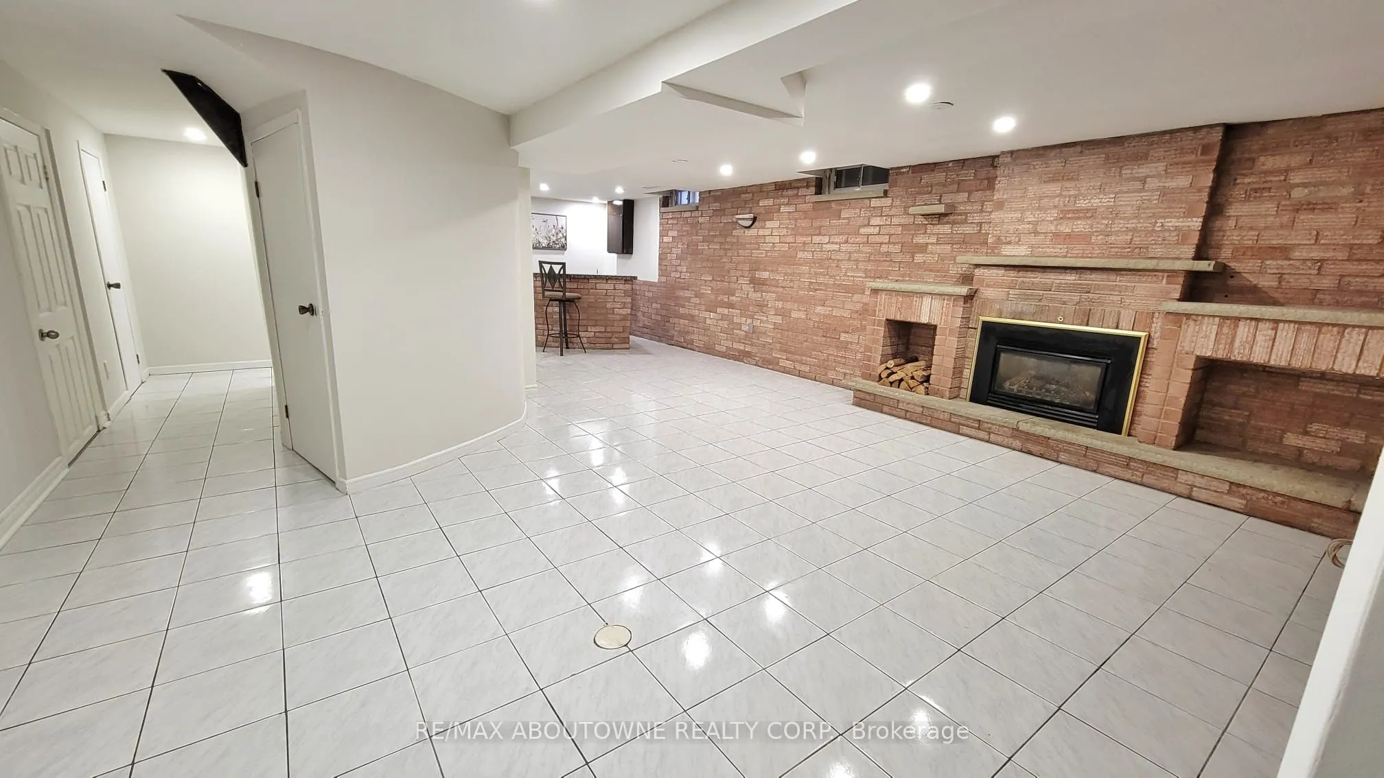 11 Mathewson Street