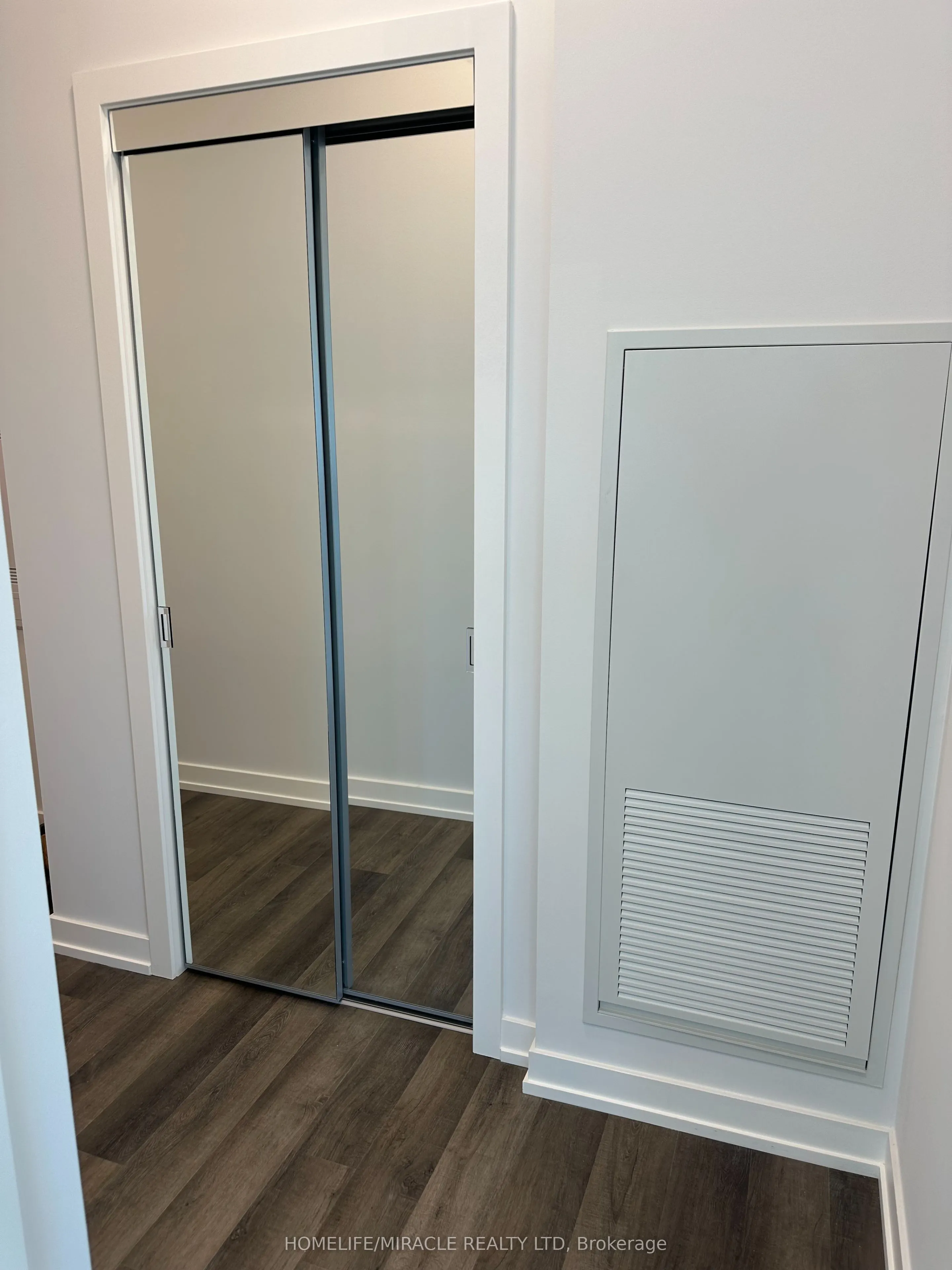21 Meadowdale Road #2702