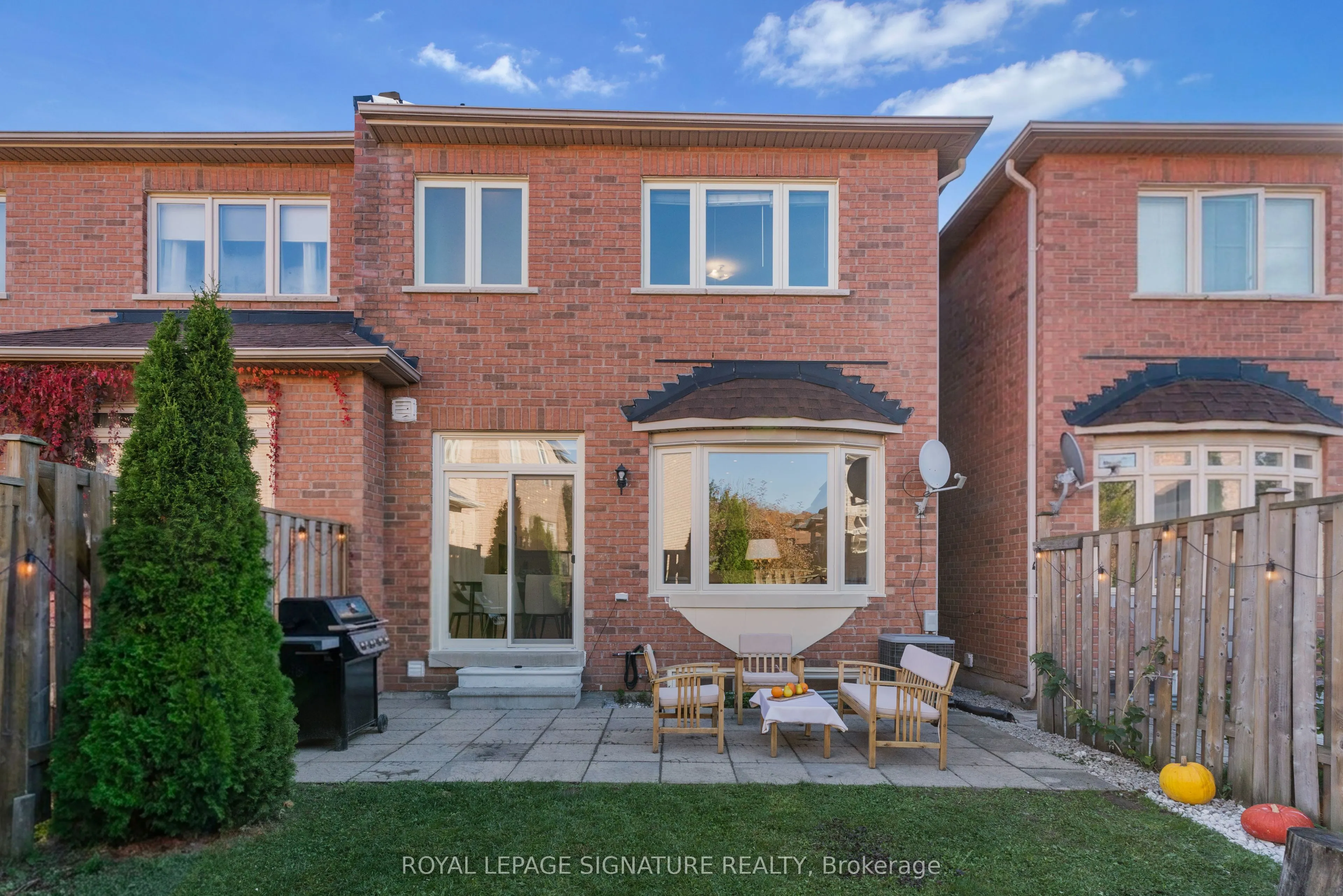 82 Loire Valley Avenue