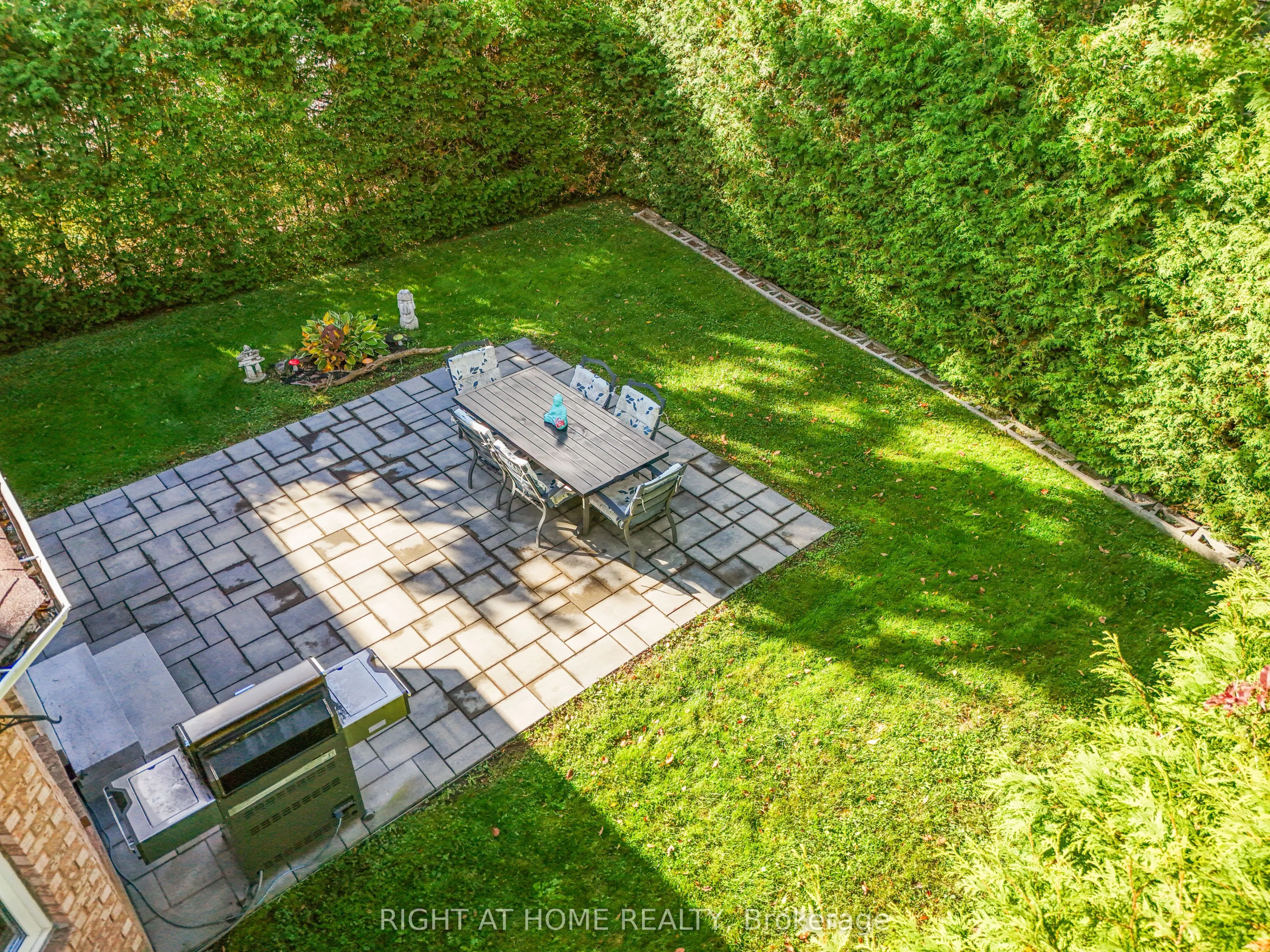 212 Olde Bayview Avenue