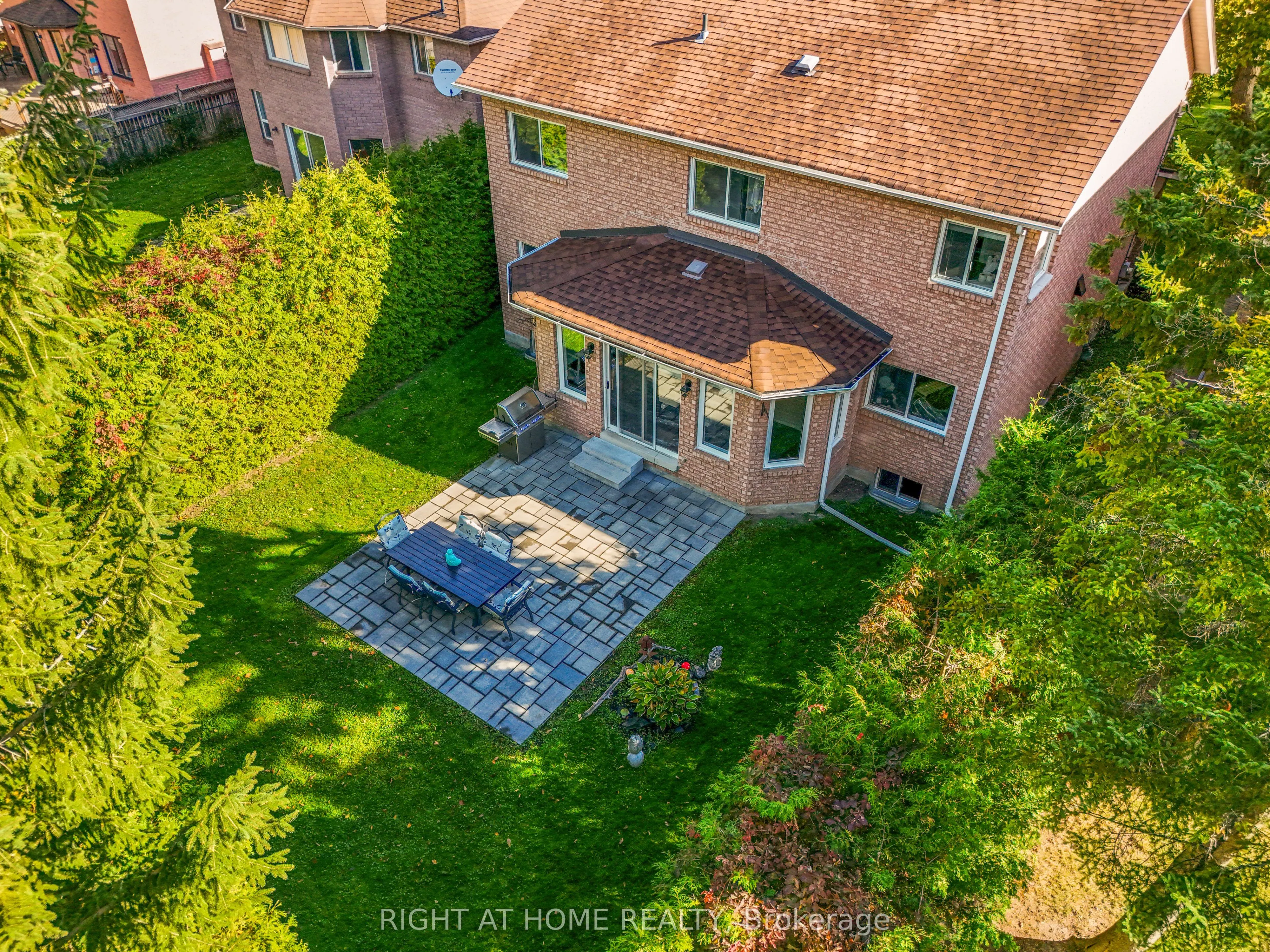 212 Olde Bayview Avenue