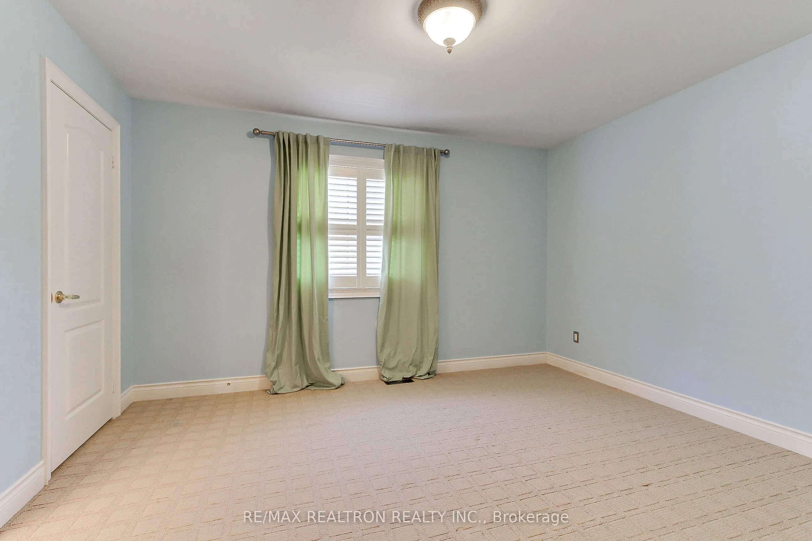 12 Victoria Wood Avenue