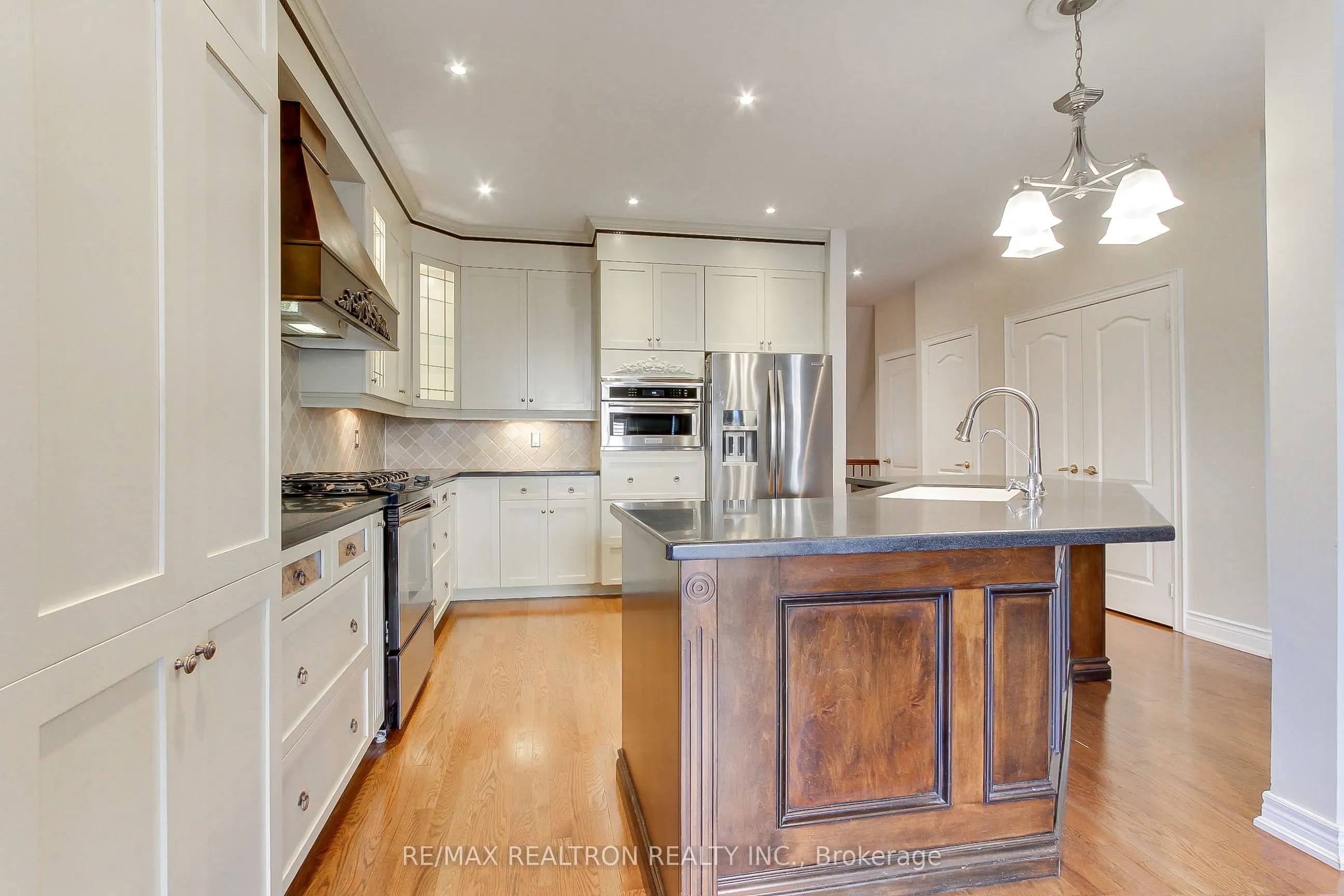 12 Victoria Wood Avenue