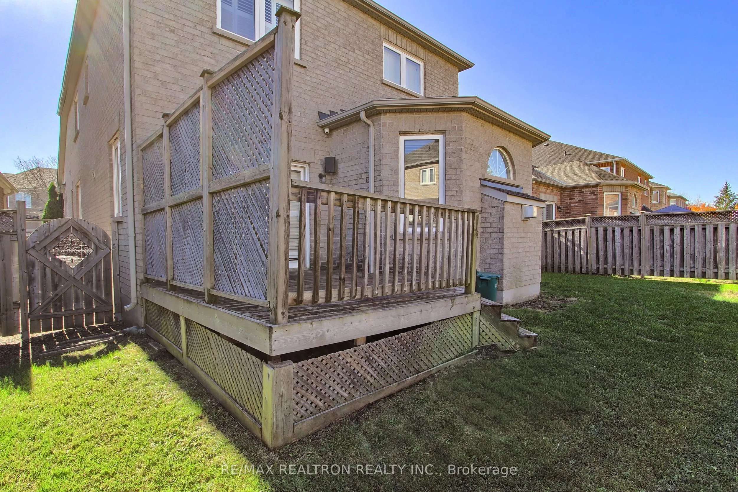 12 Victoria Wood Avenue