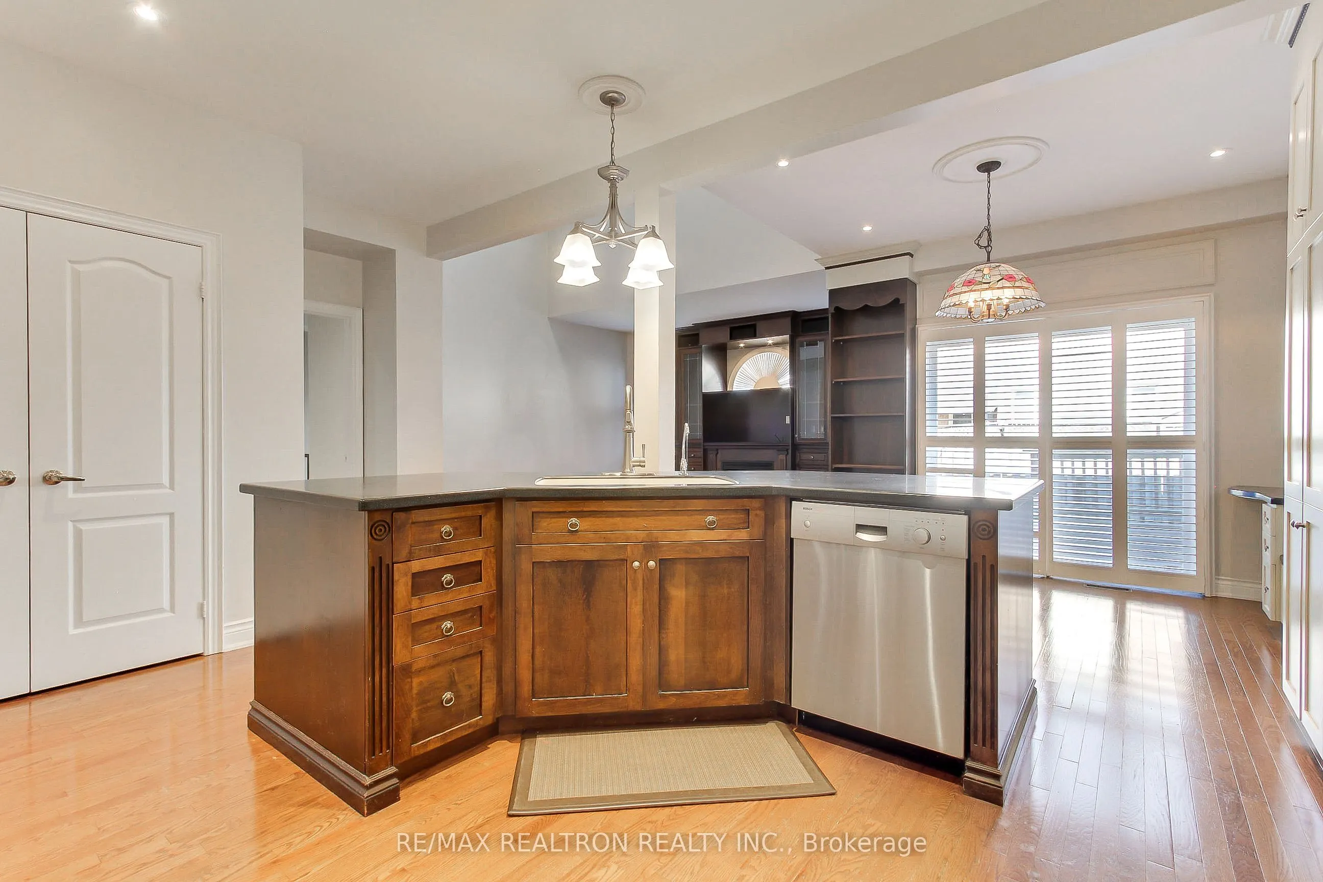 12 Victoria Wood Avenue