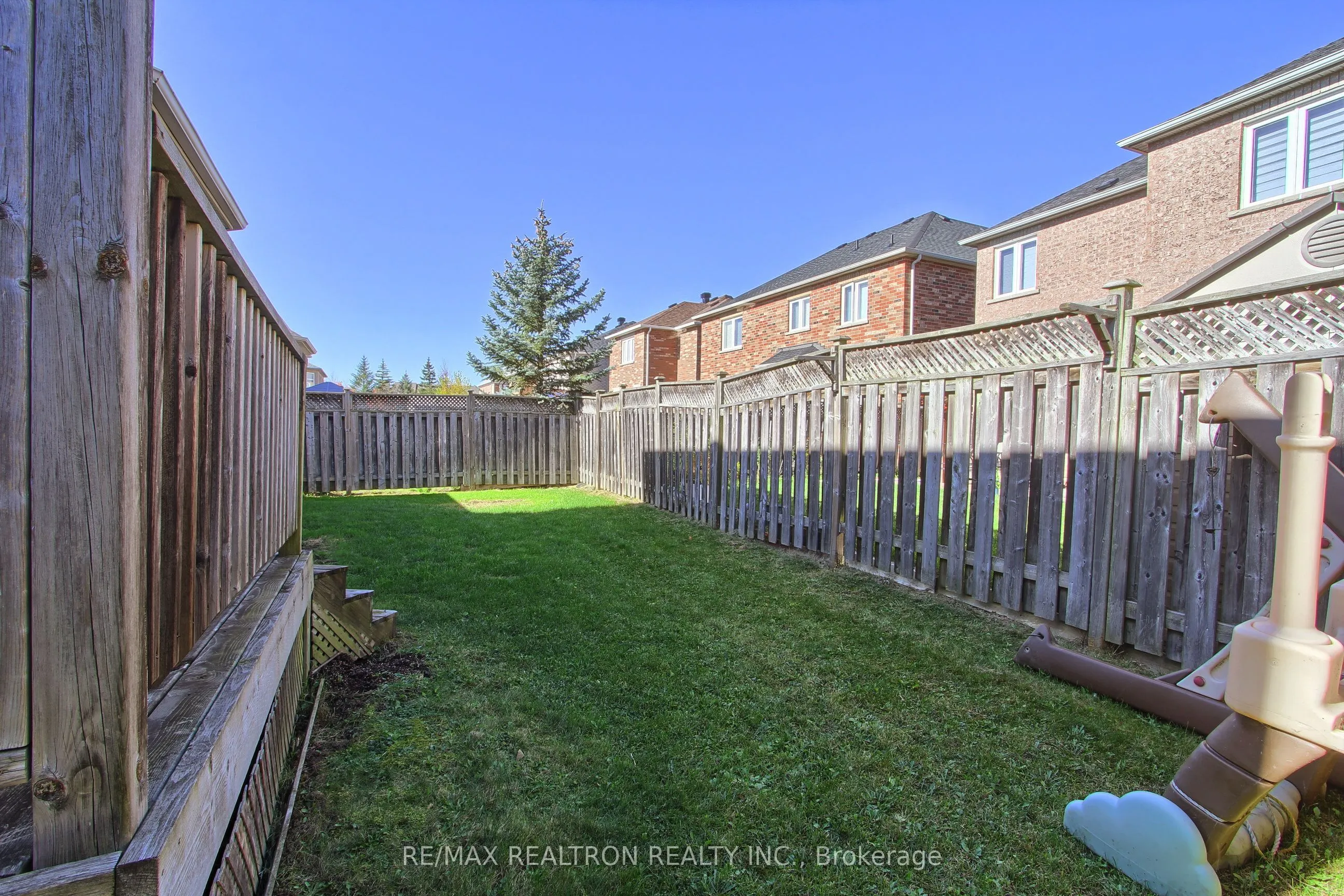 12 Victoria Wood Avenue