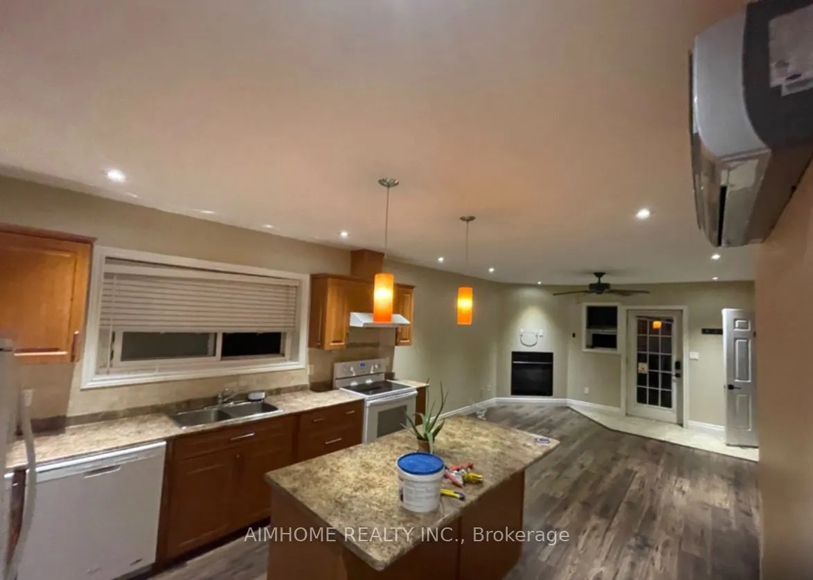 105 Holland Street E #1