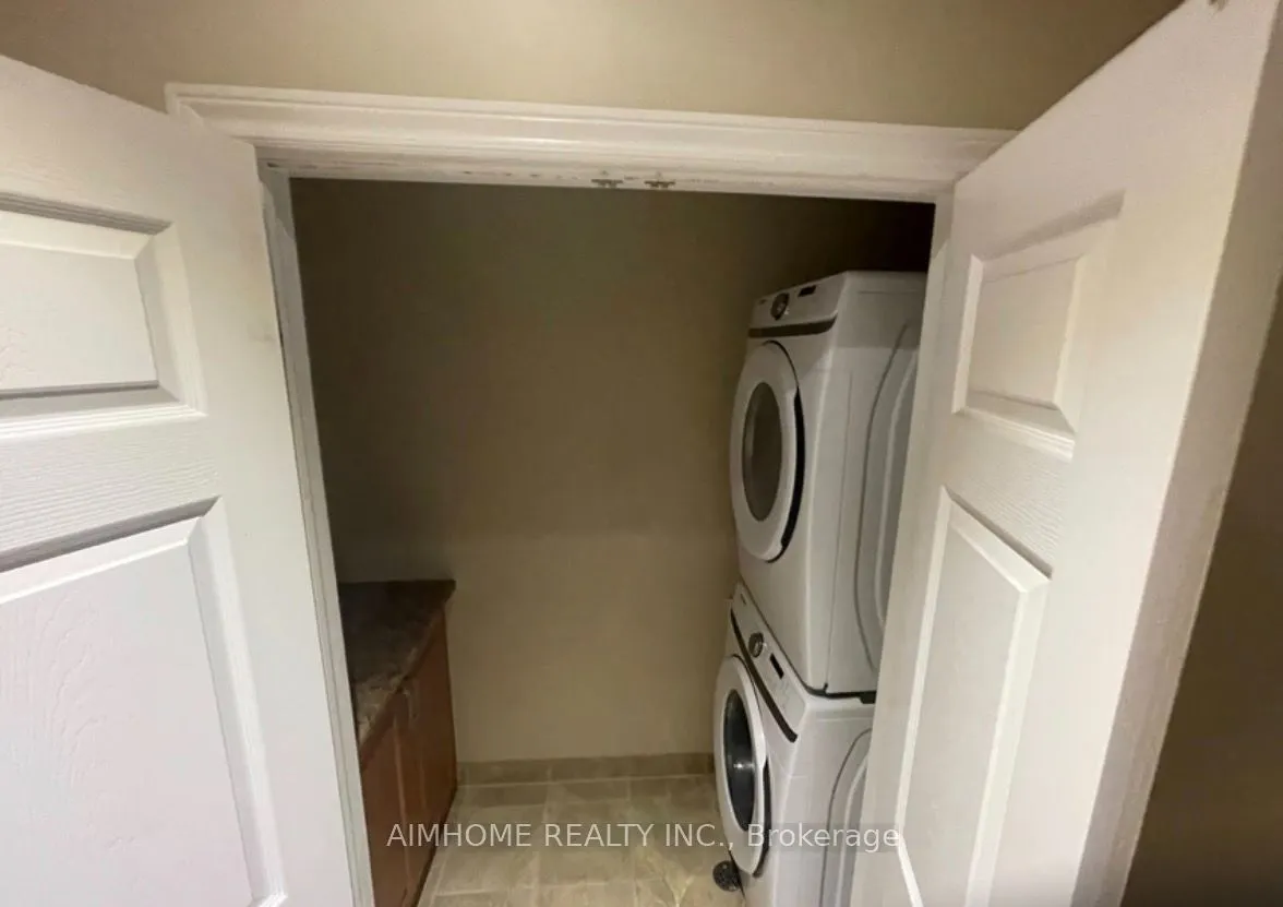 105 Holland Street E #1
