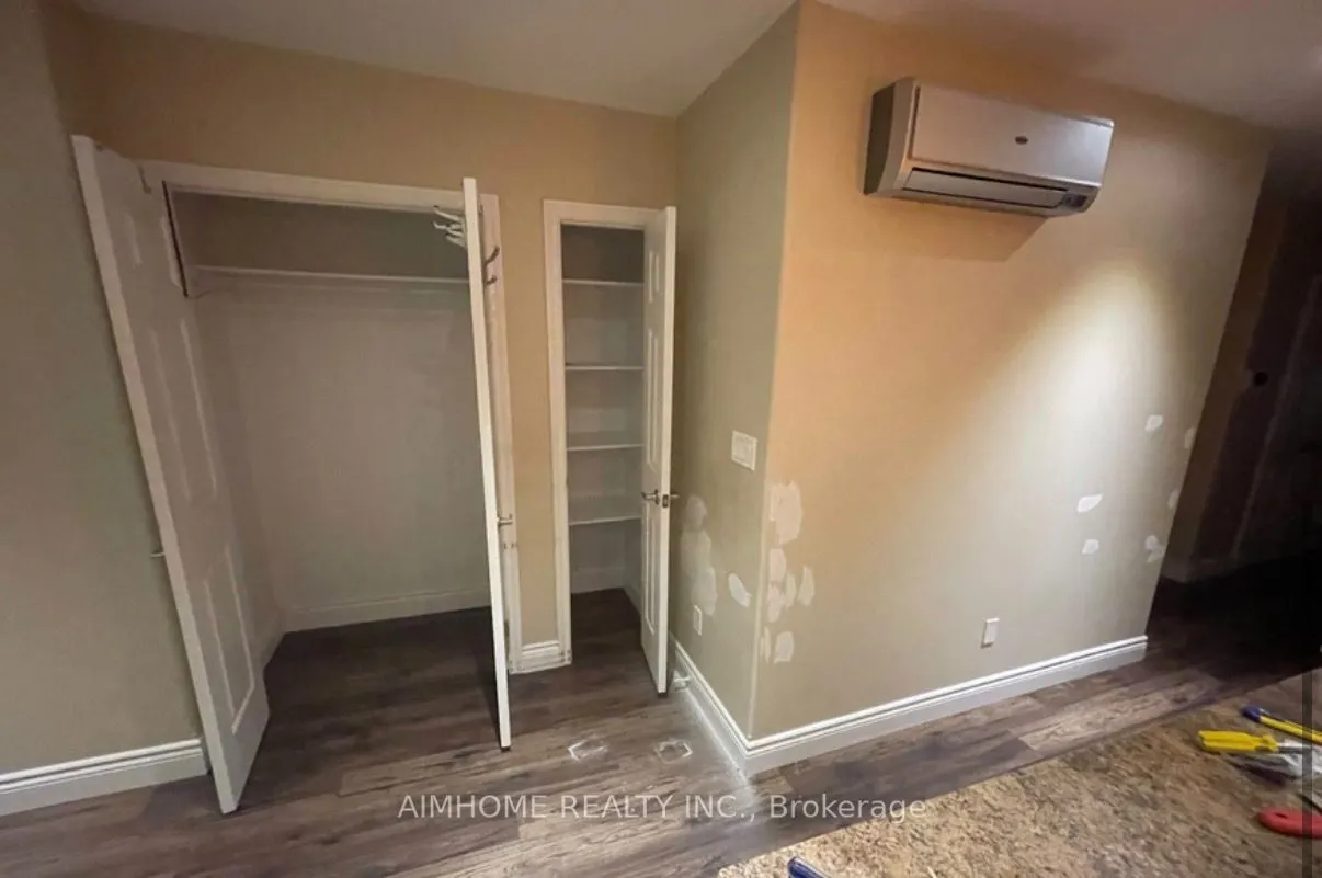 105 Holland Street E #1