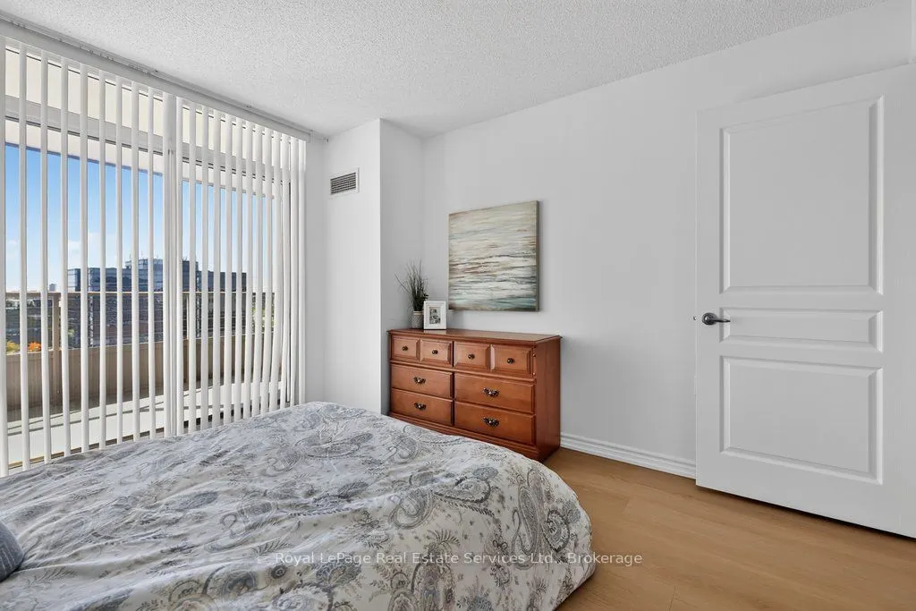 9015 Leslie Street #1002