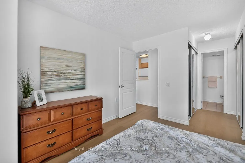 9015 Leslie Street #1002