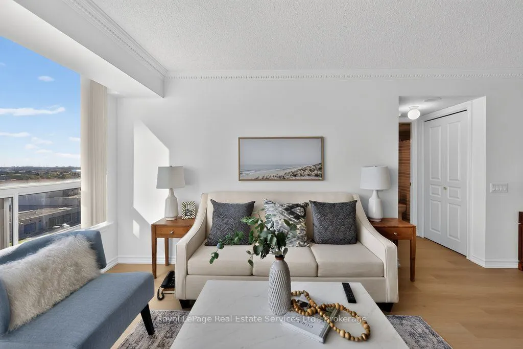 9015 Leslie Street #1002