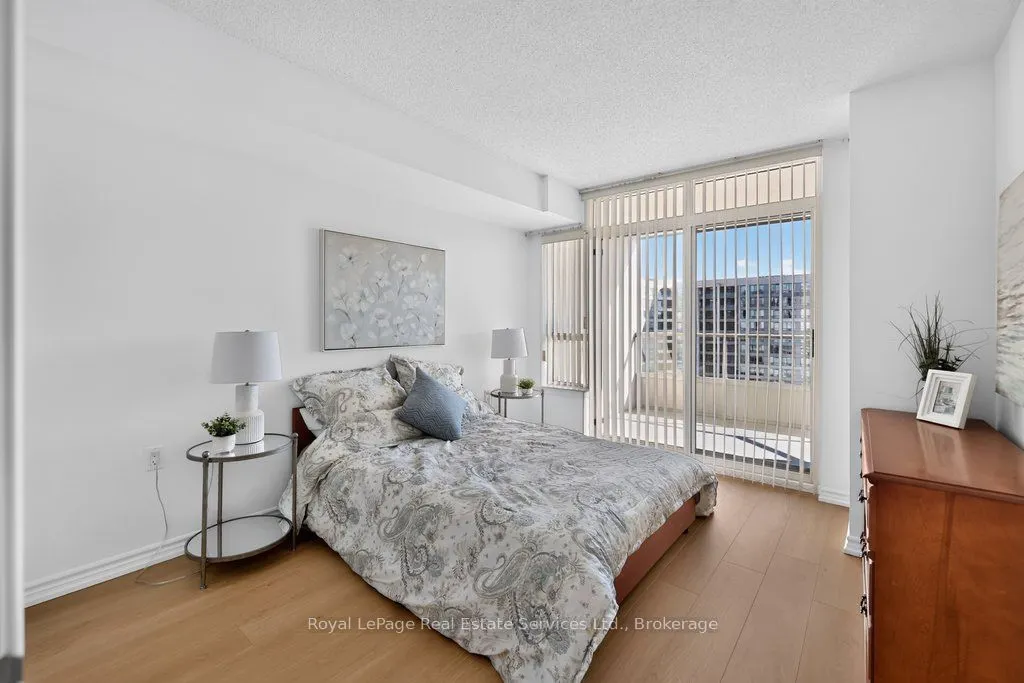 9015 Leslie Street #1002