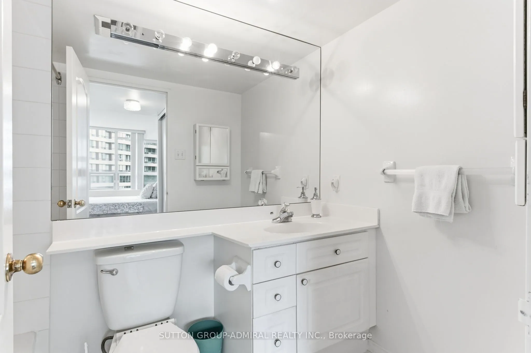 11 Townsgate Drive #814