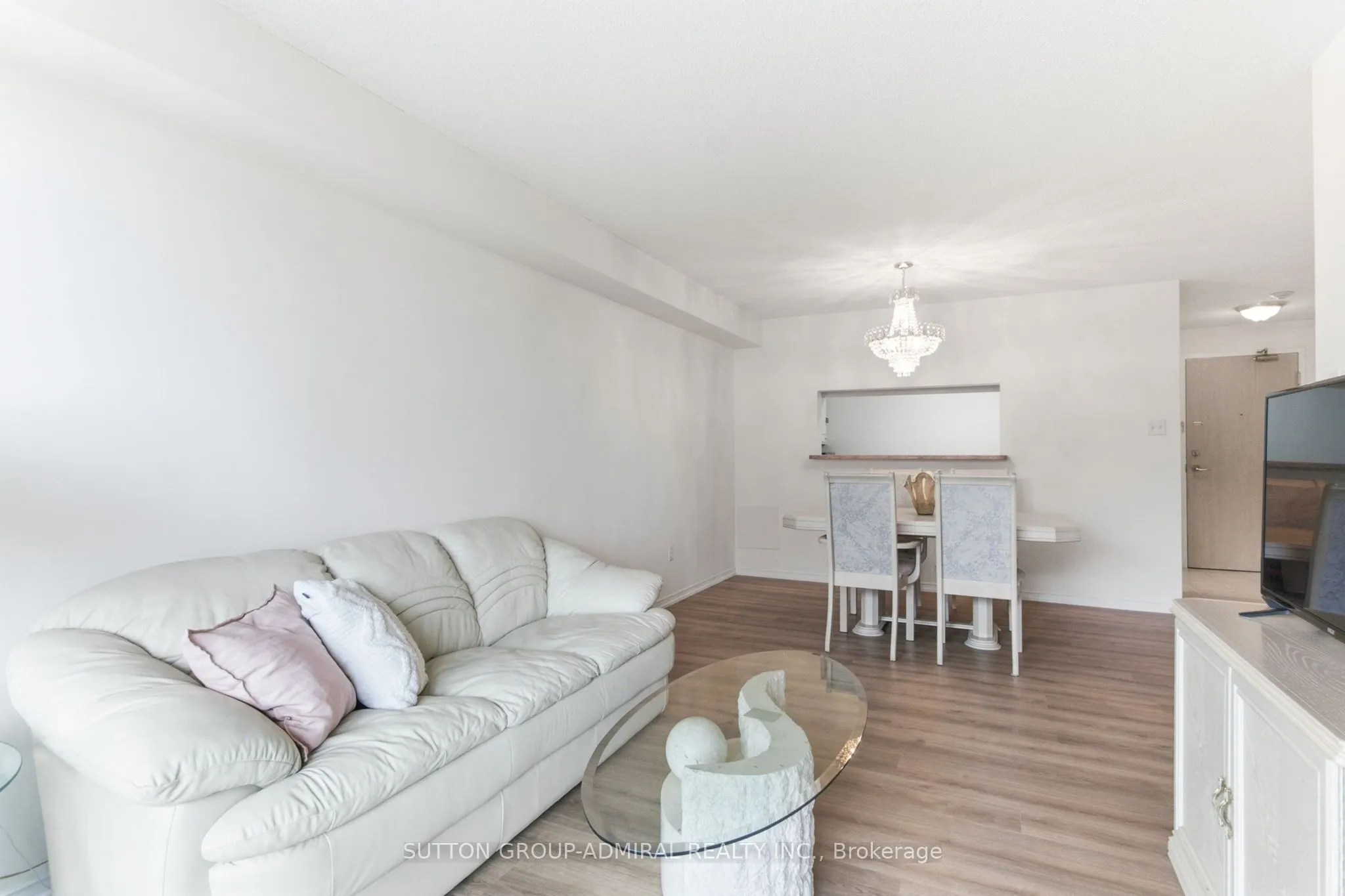 11 Townsgate Drive #814