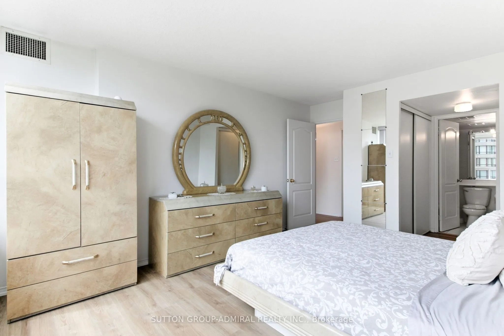 11 Townsgate Drive #814