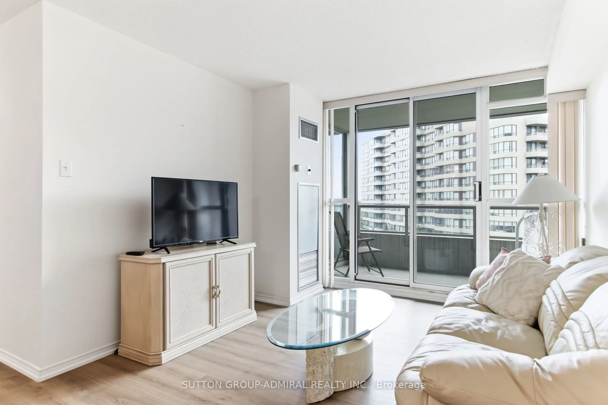 11 Townsgate Drive #814