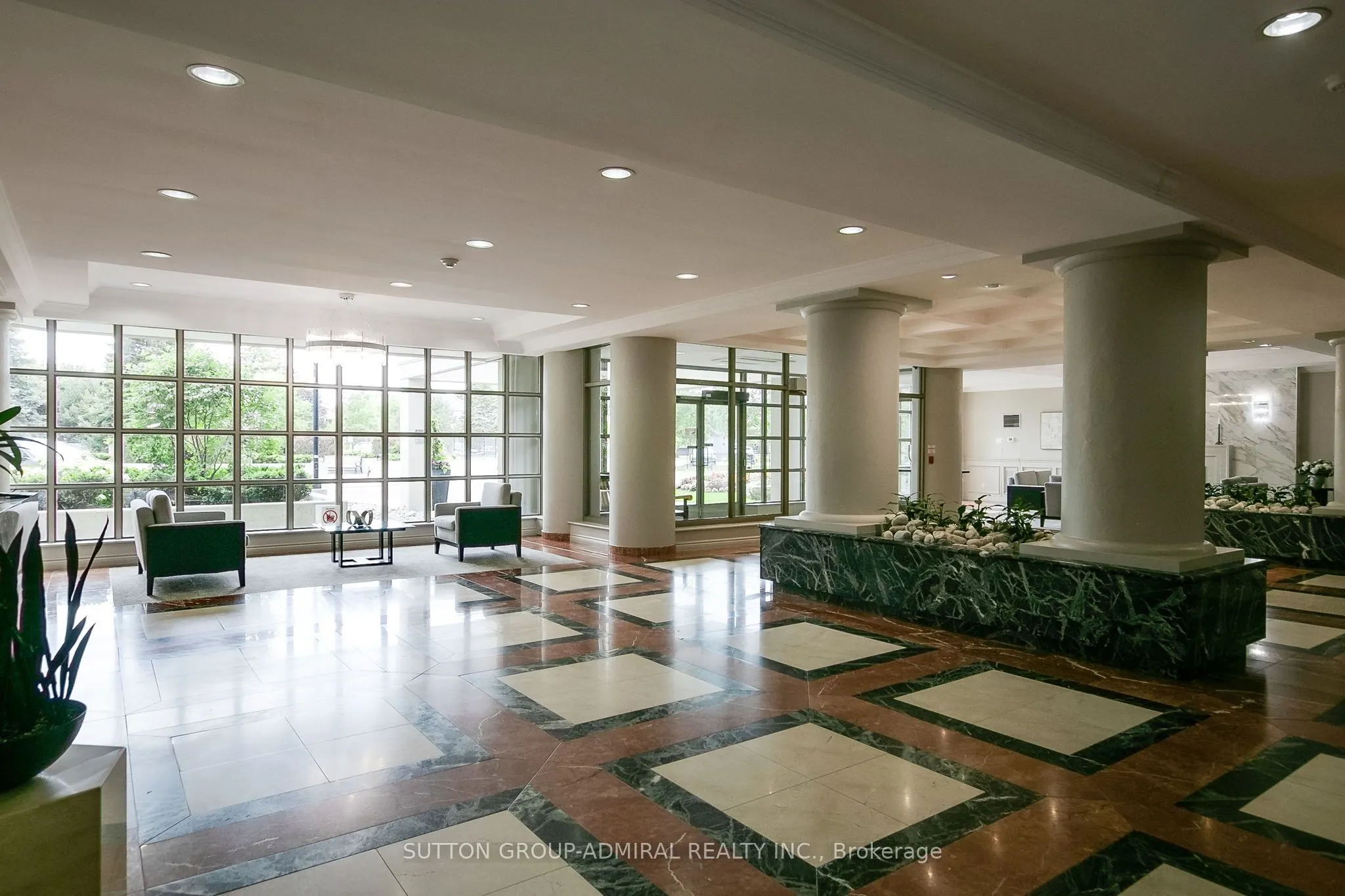 11 Townsgate Drive #814