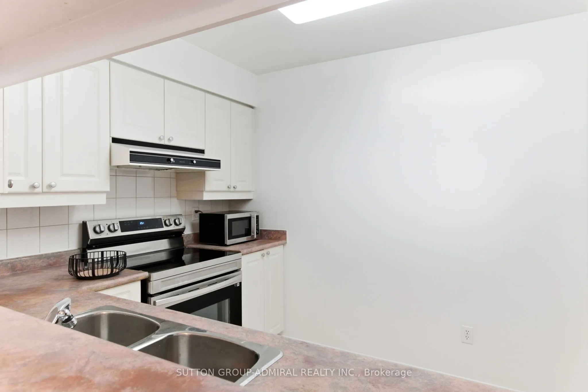 11 Townsgate Drive #814