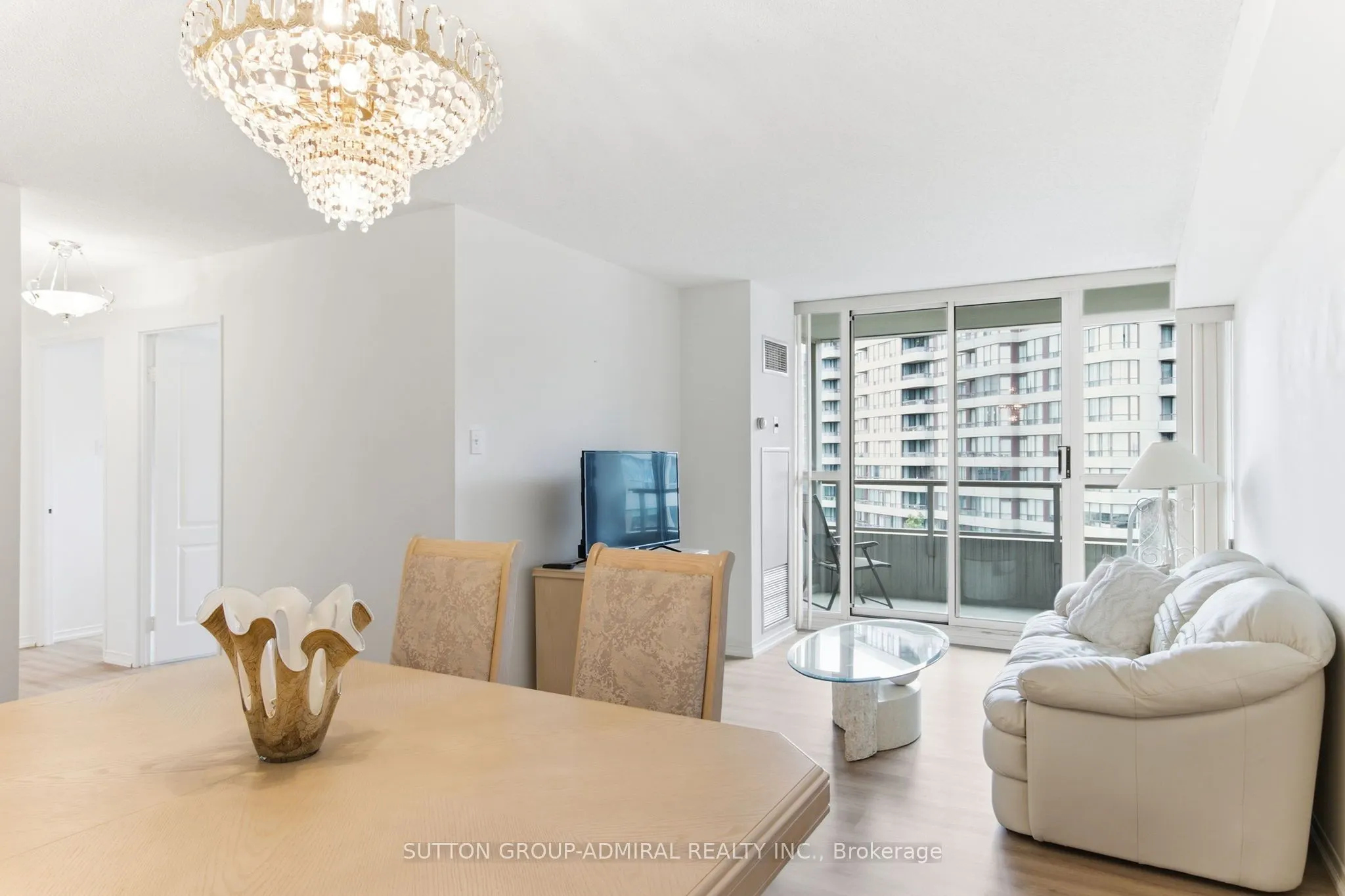 11 Townsgate Drive #814