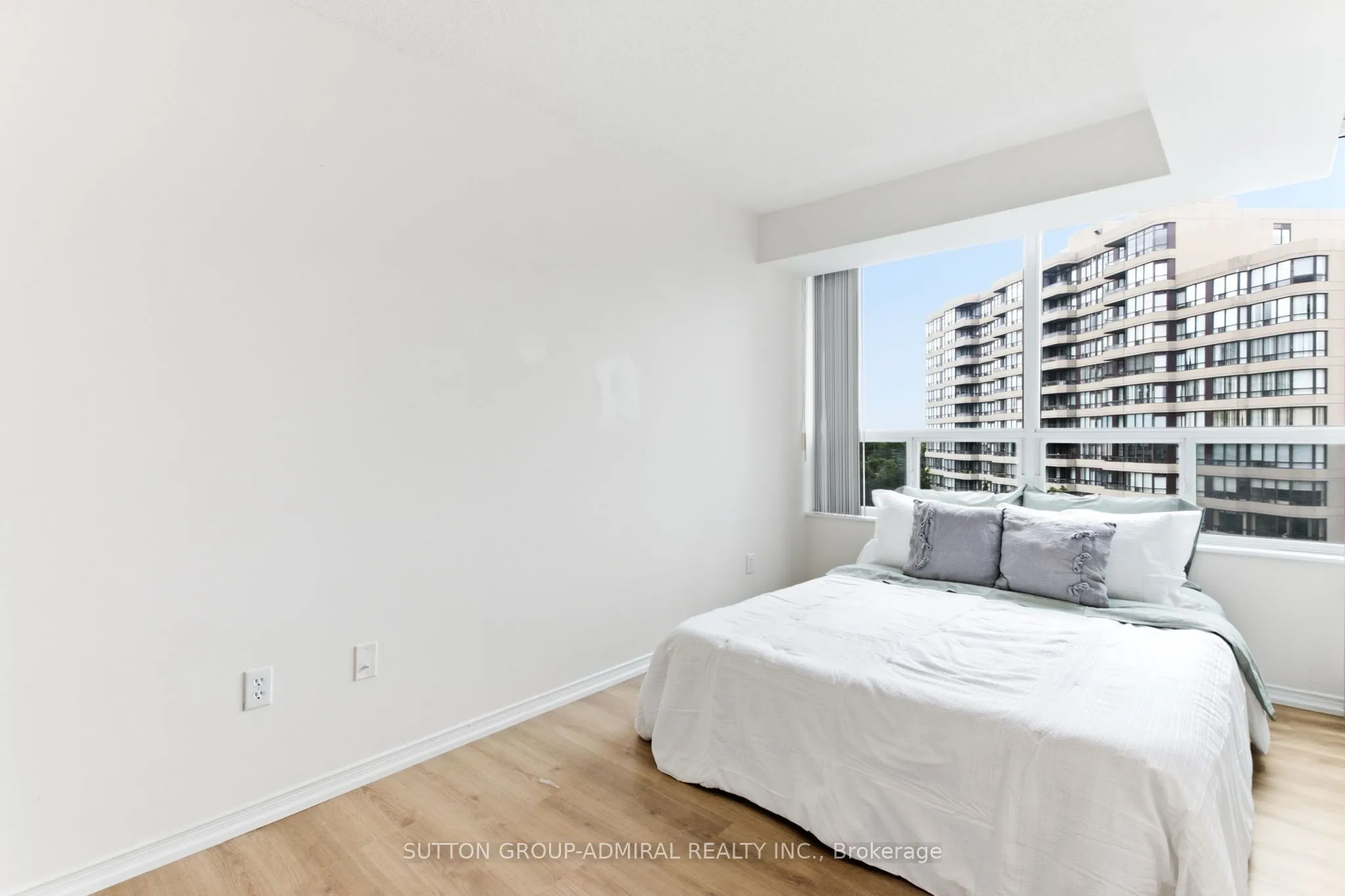 11 Townsgate Drive #814