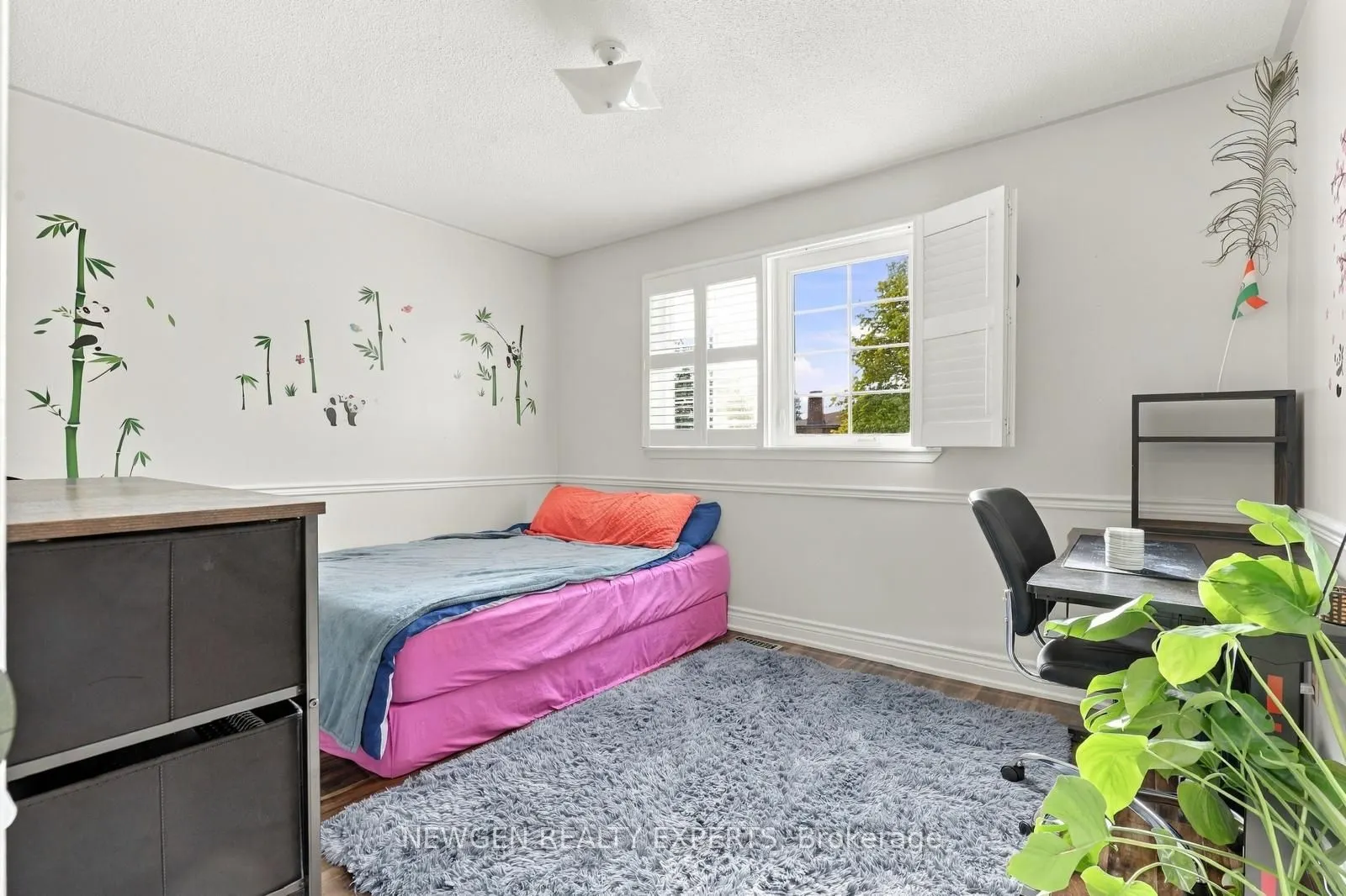 40 Foundry Crescent E
