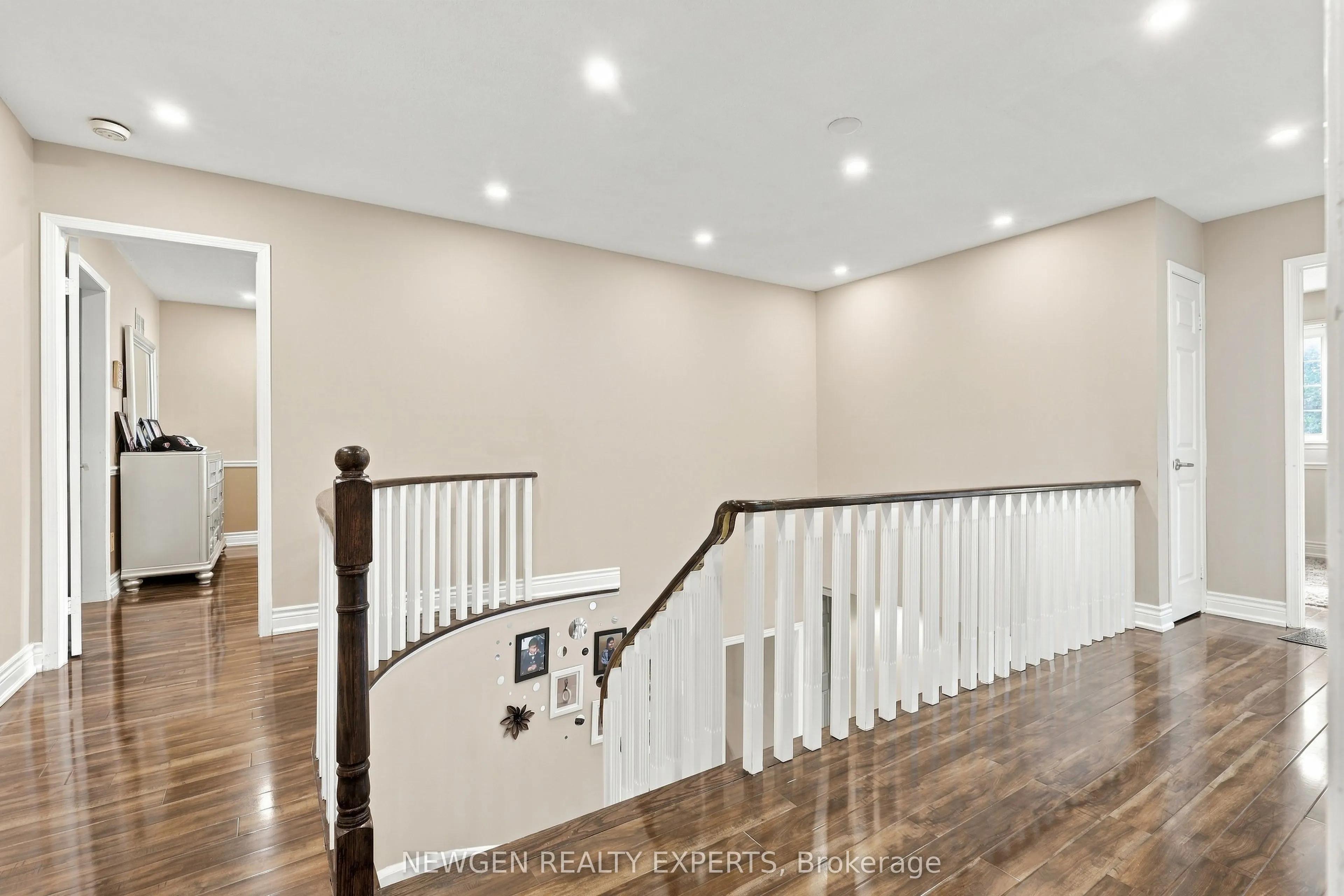 40 Foundry Crescent E
