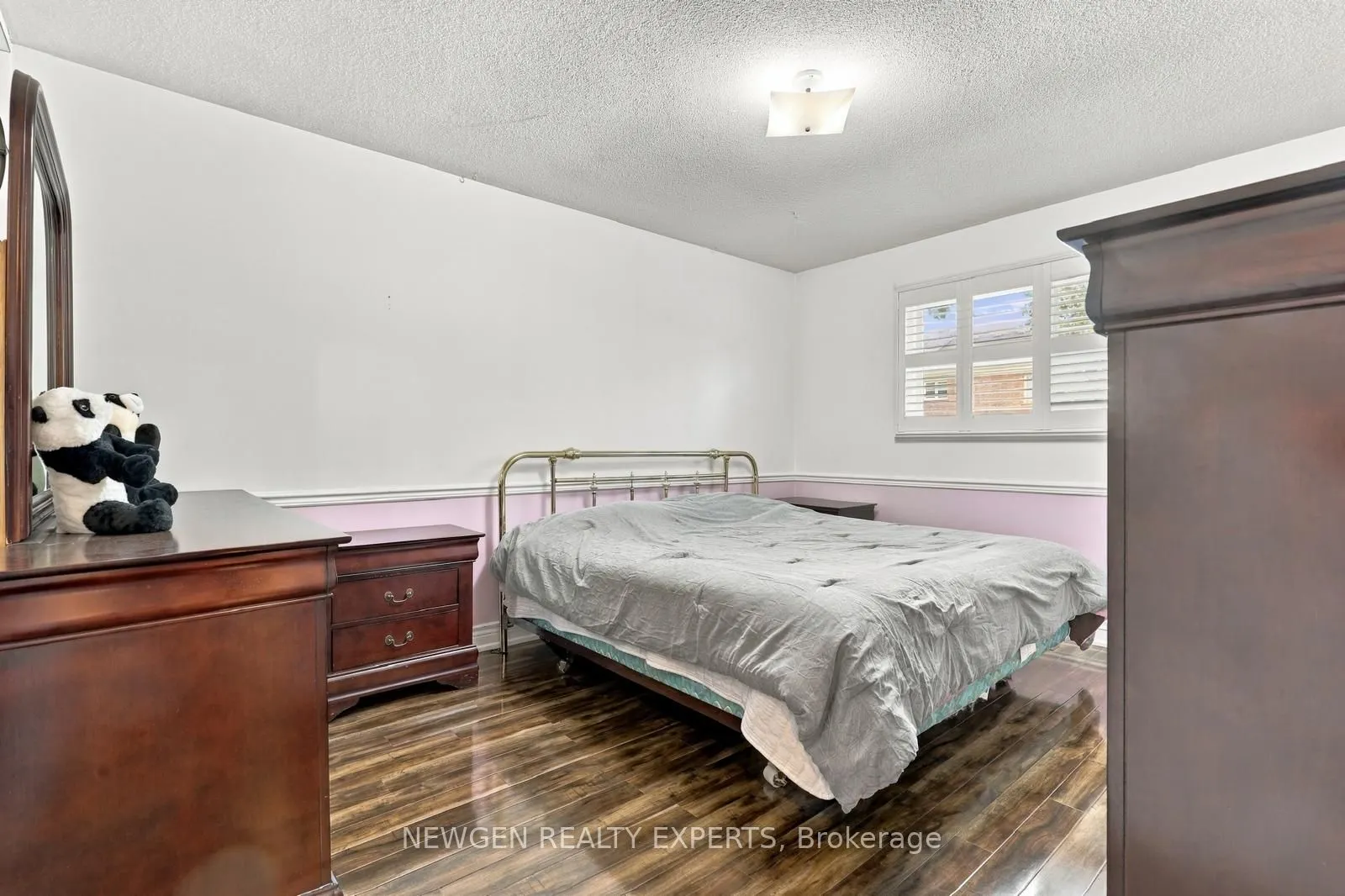 40 Foundry Crescent E