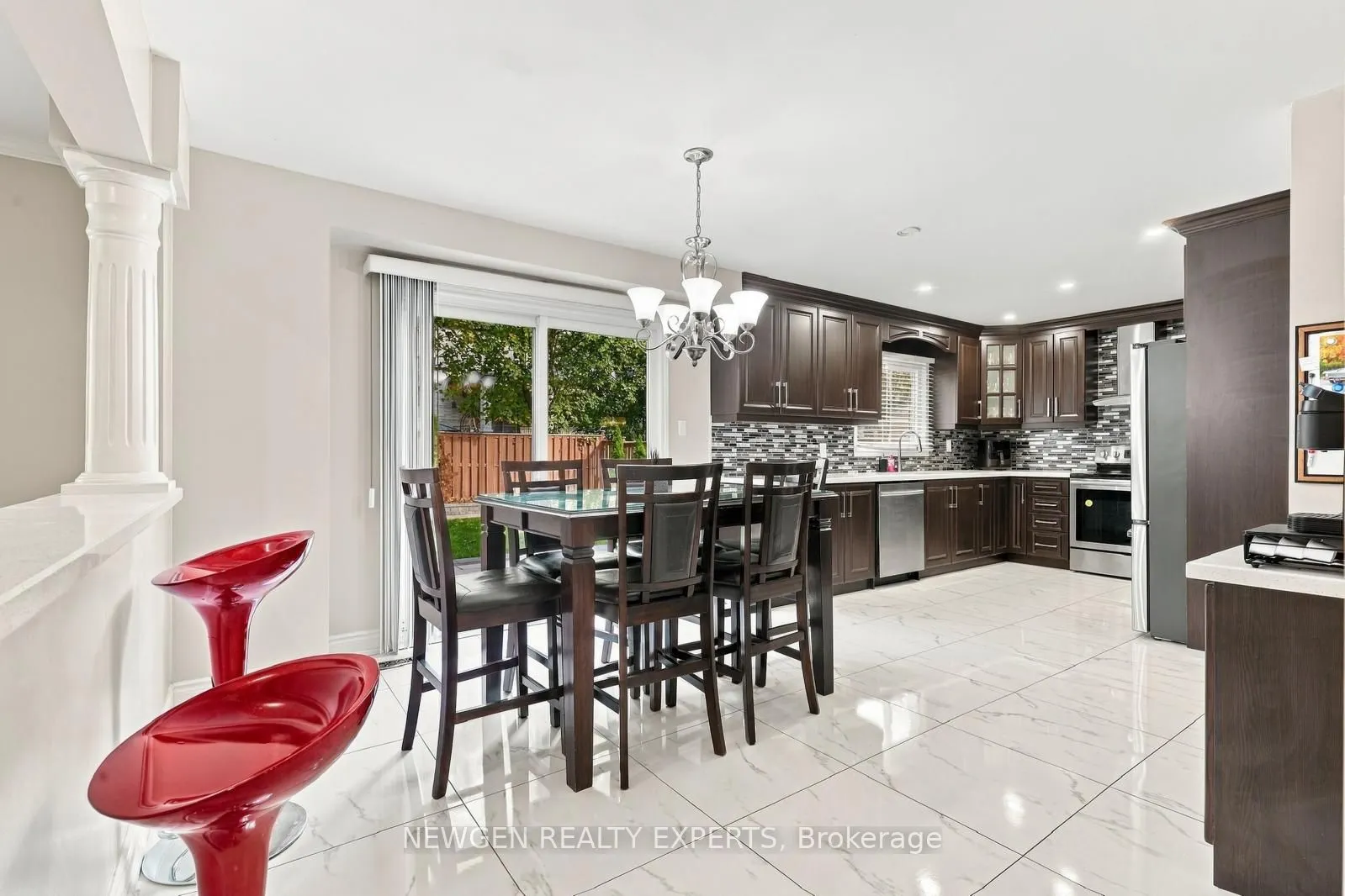 40 Foundry Crescent E