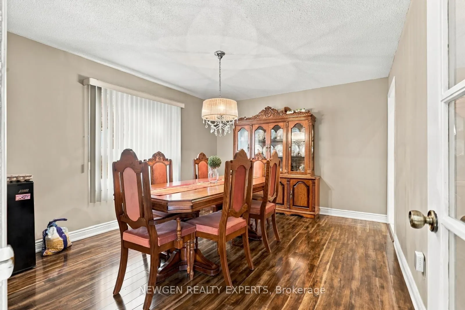 40 Foundry Crescent E