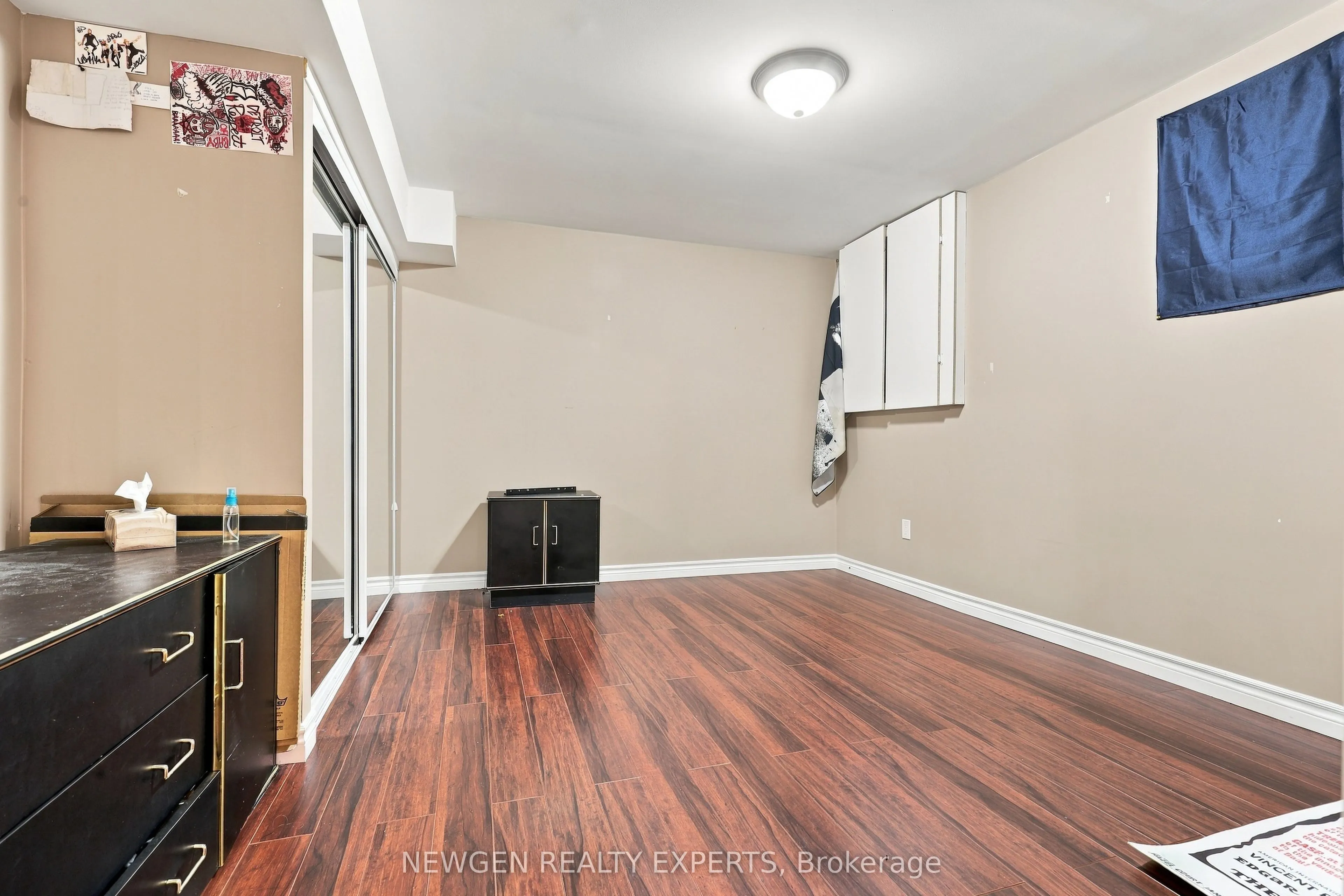 40 Foundry Crescent E