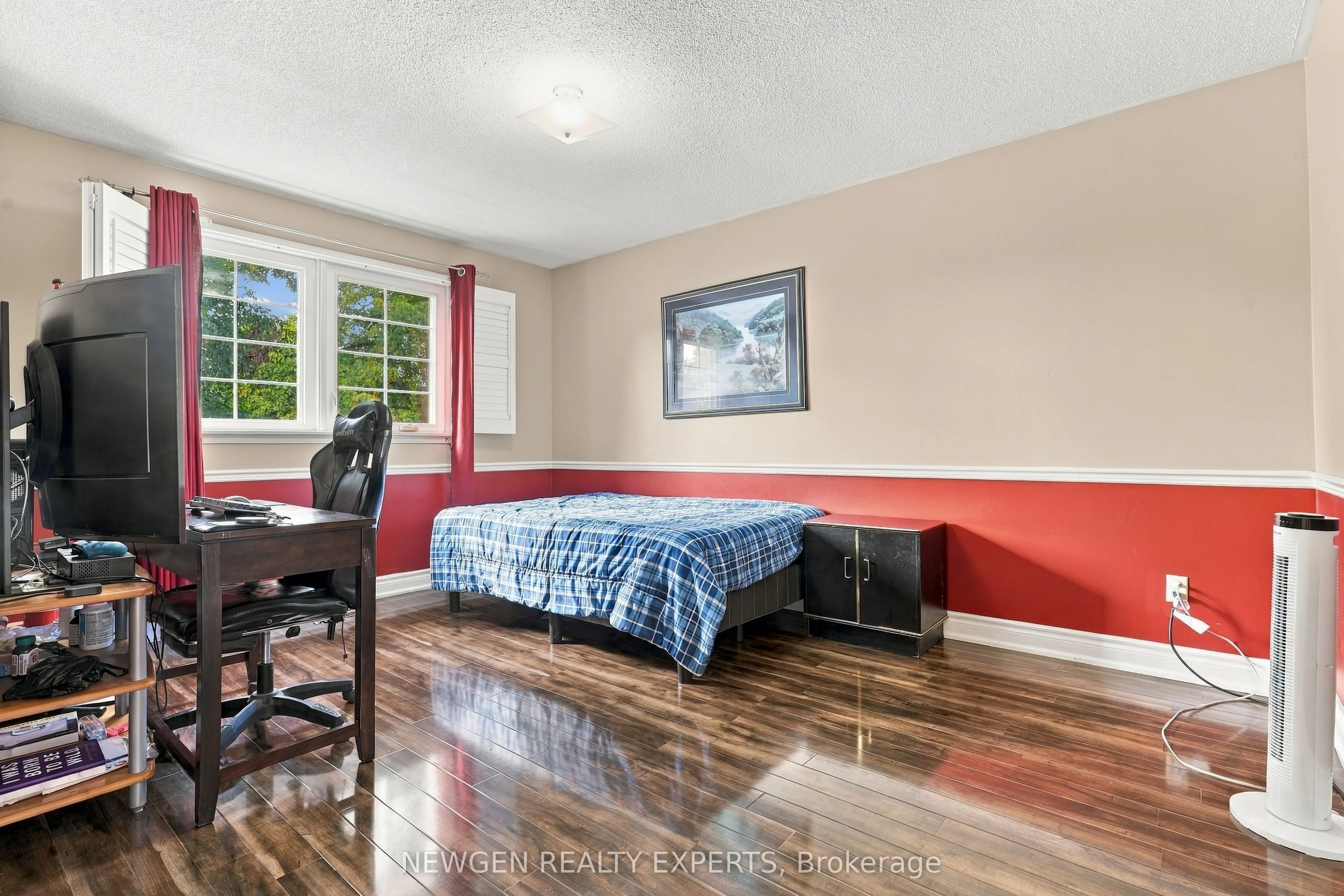 40 Foundry Crescent E