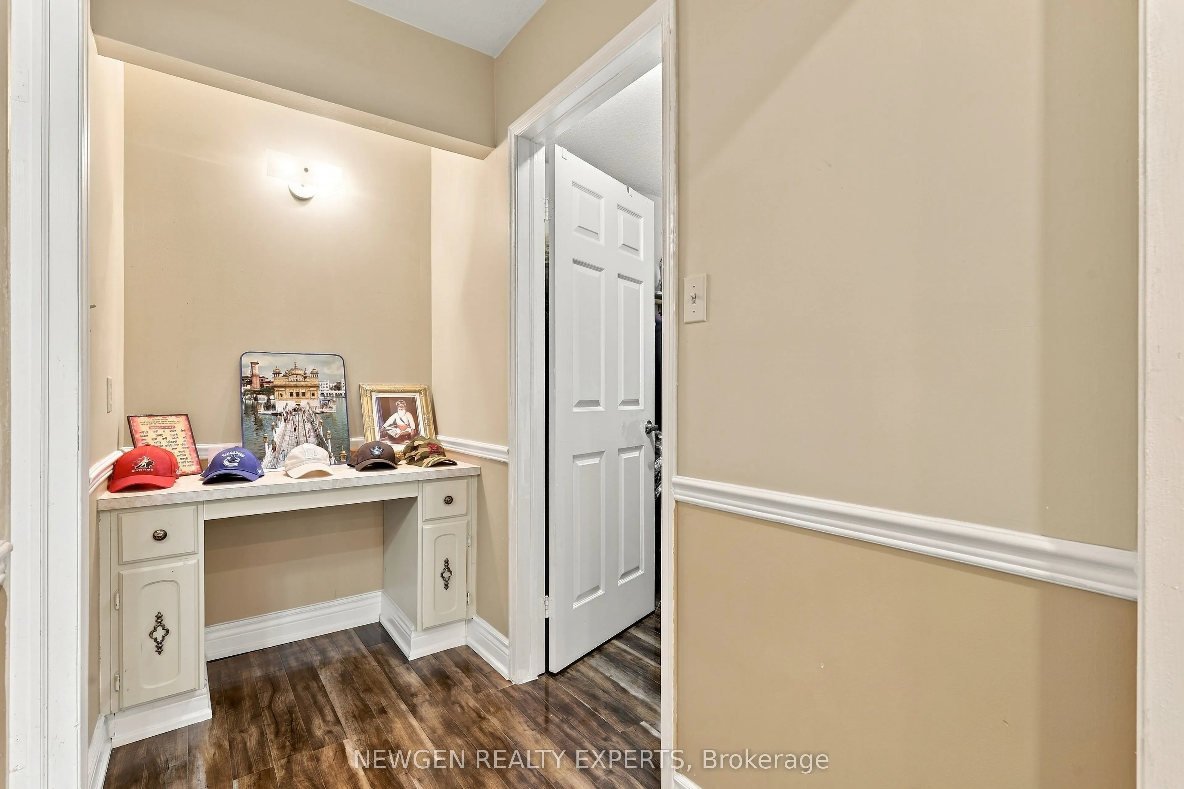 40 Foundry Crescent E