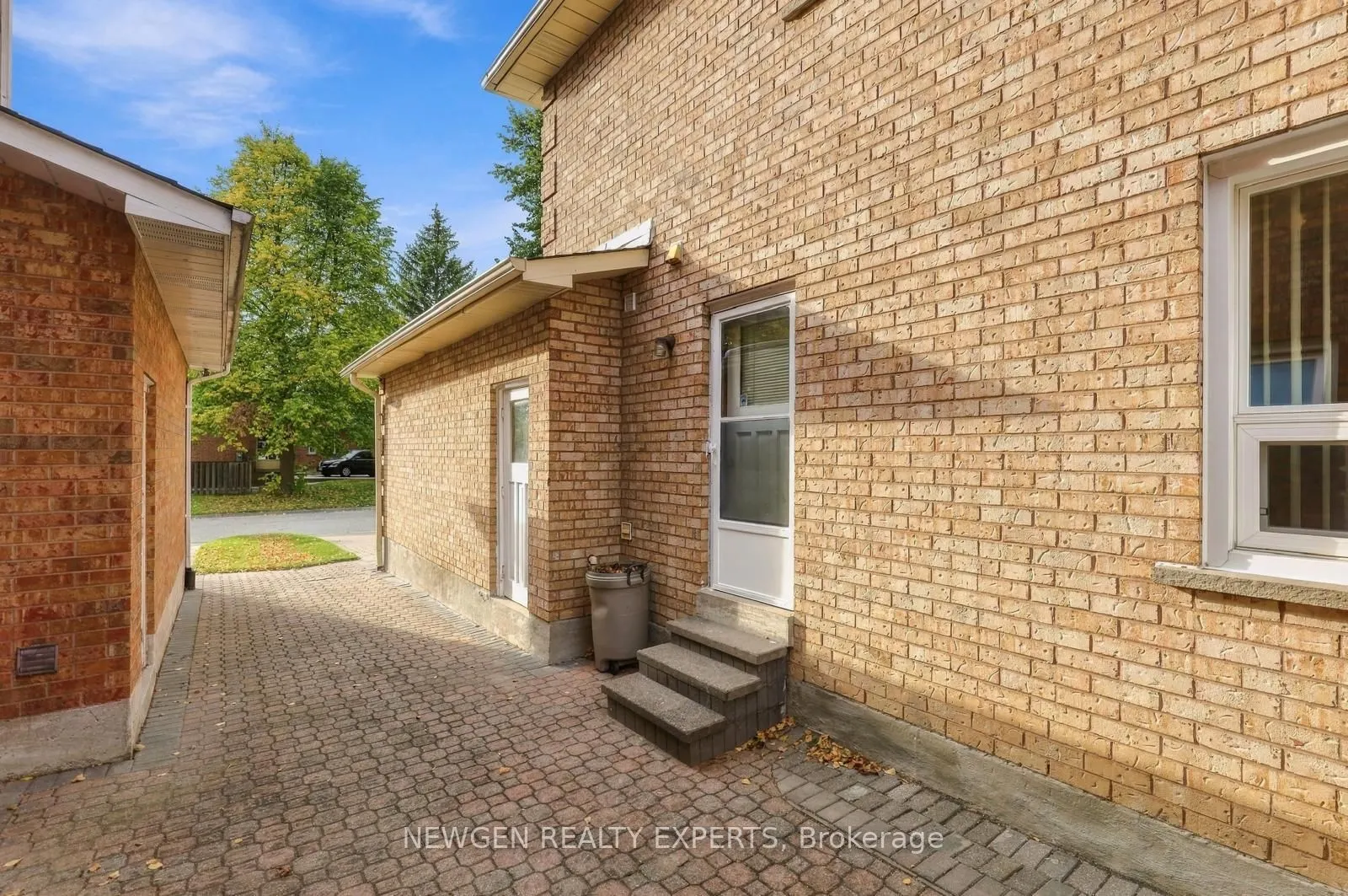 40 Foundry Crescent E