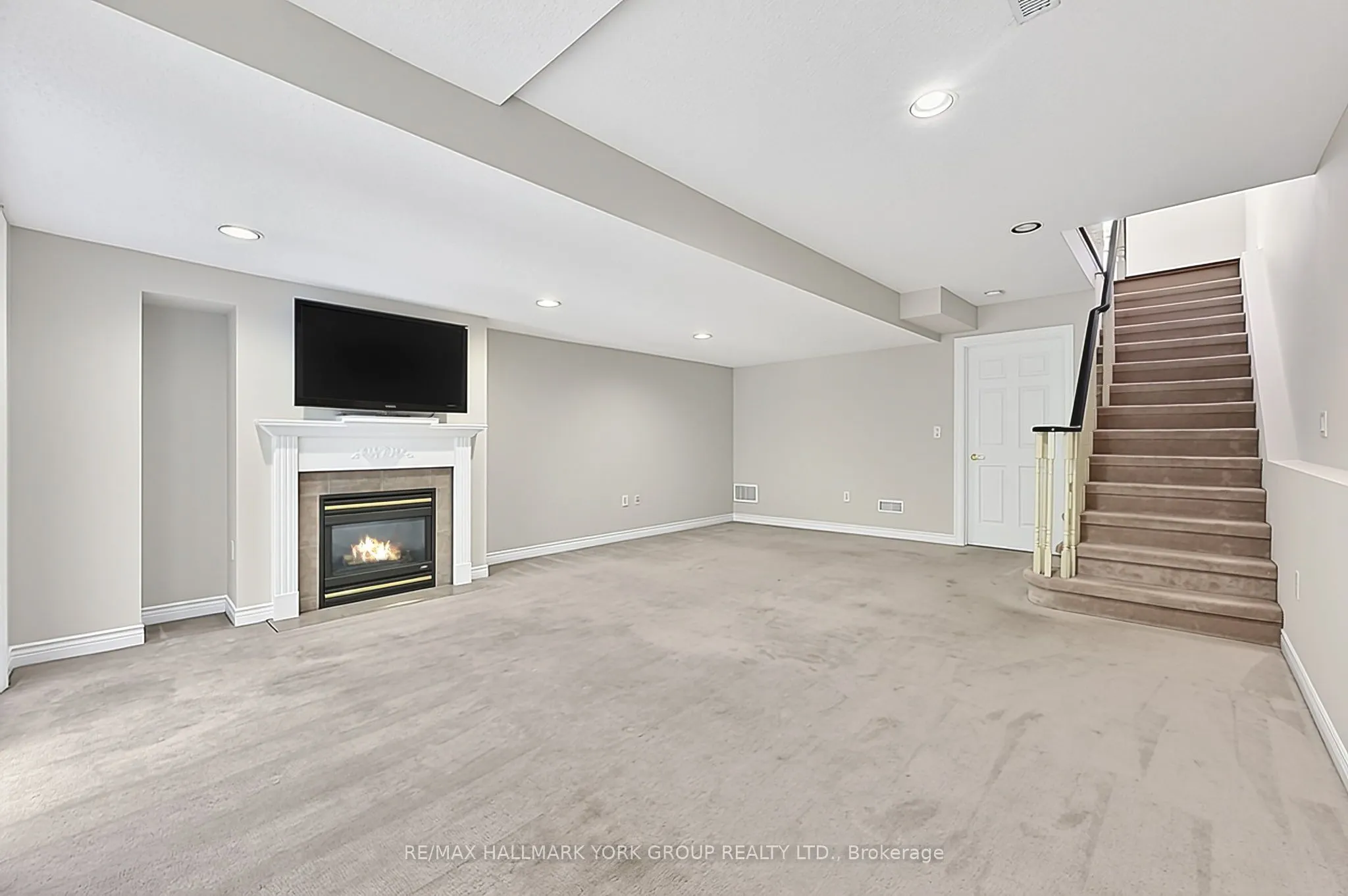 923 Creekfront Way #14