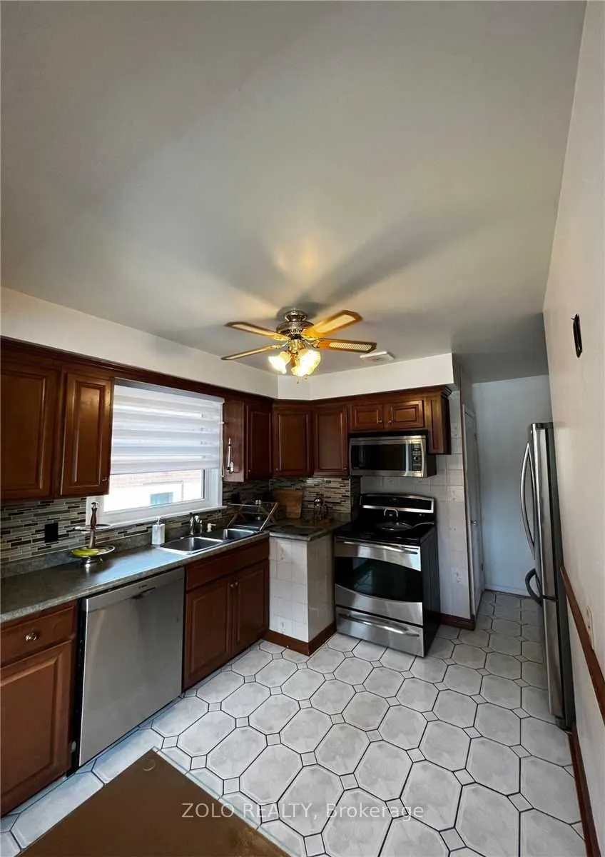 346 Wenlock Avenue #Main Floor