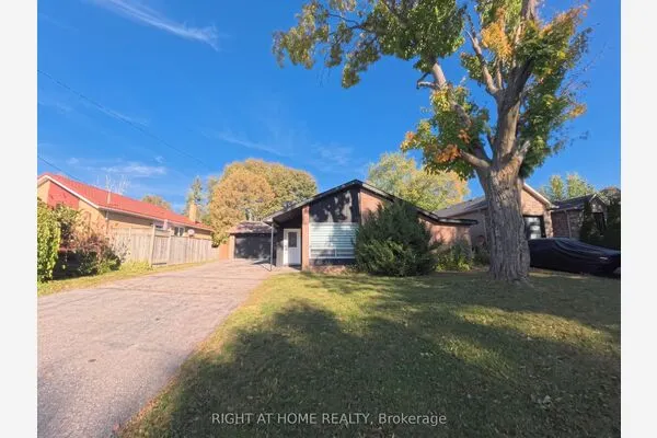 35 Knowles Crescent