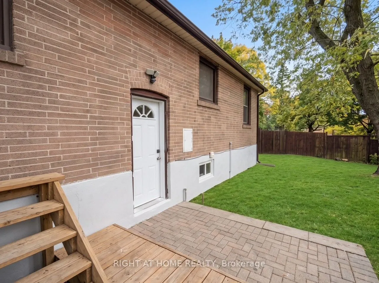 71 Rockport Crescent