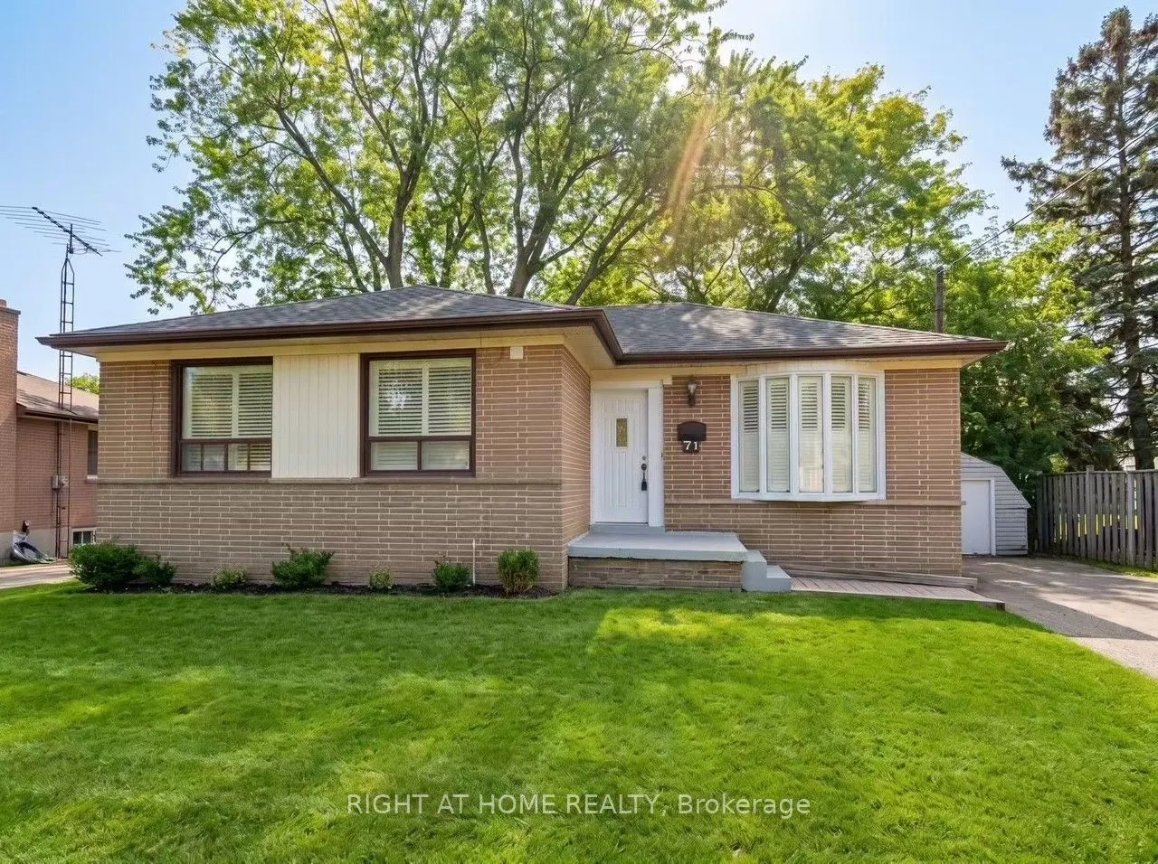 71 Rockport Crescent