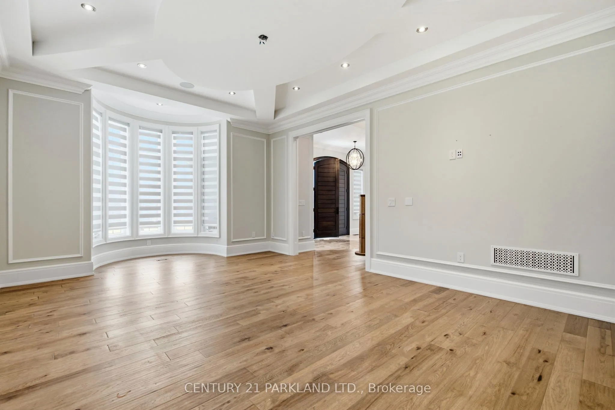 12 Hollywood Crescent