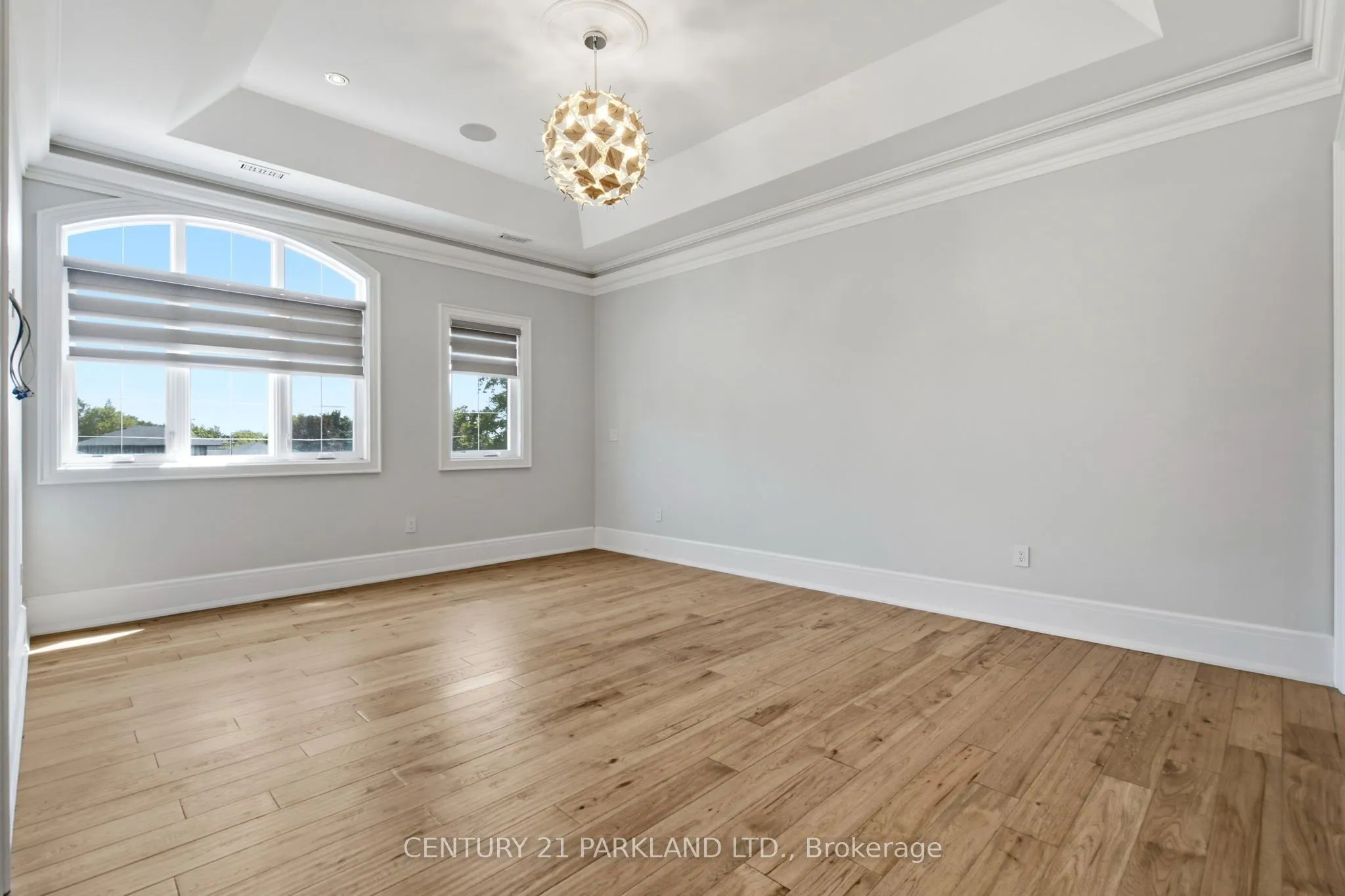 12 Hollywood Crescent