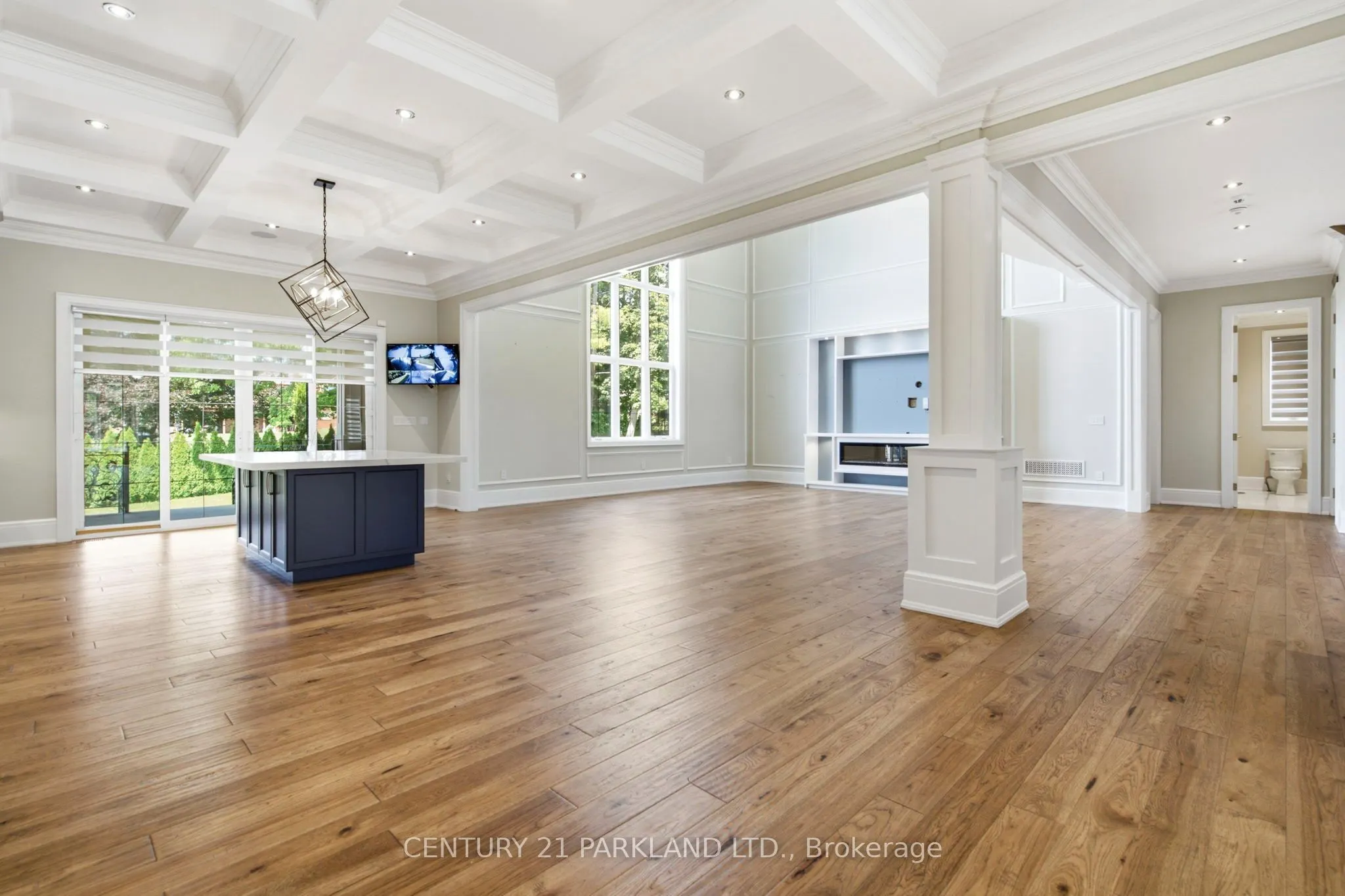 12 Hollywood Crescent