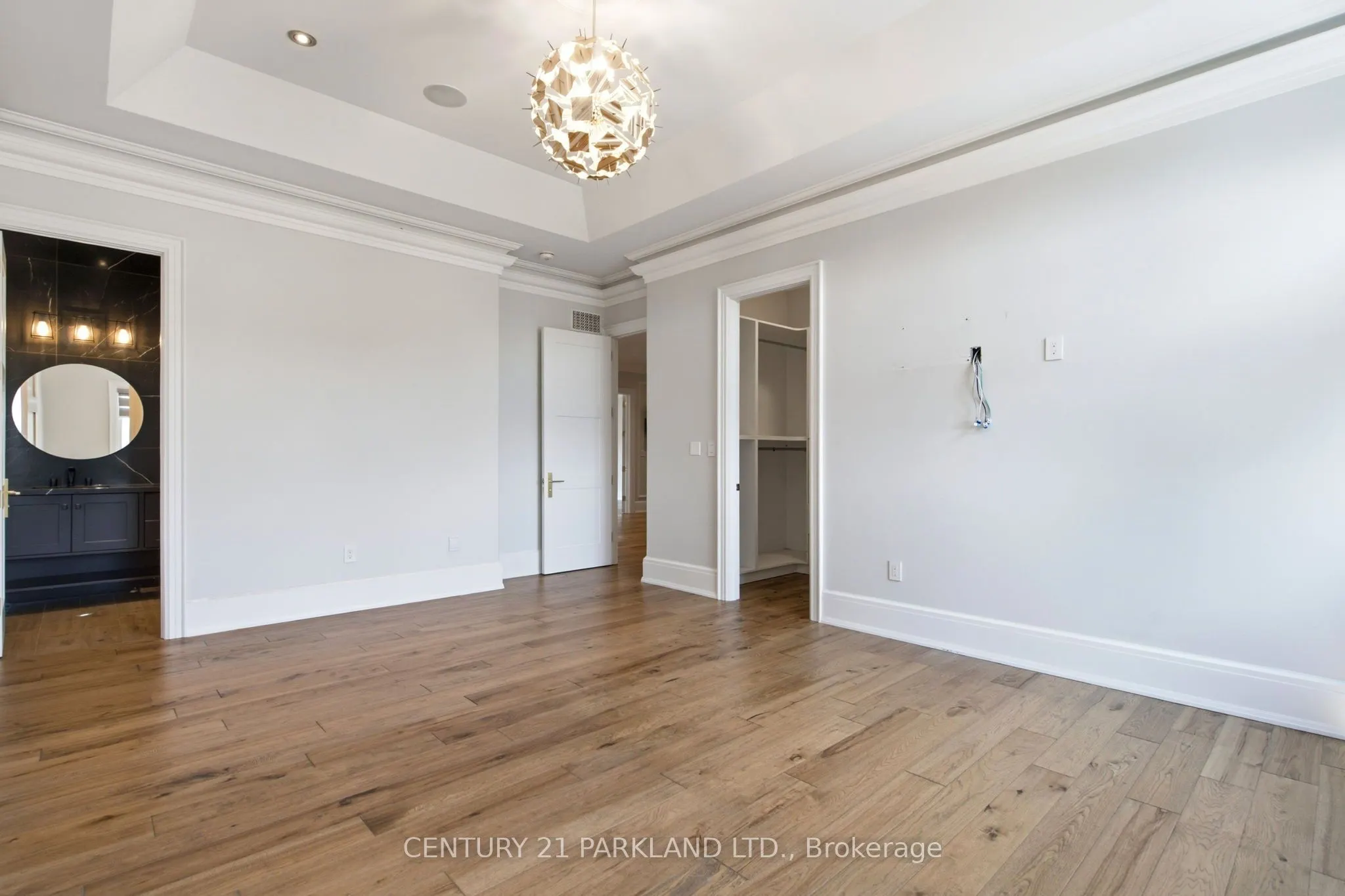 12 Hollywood Crescent