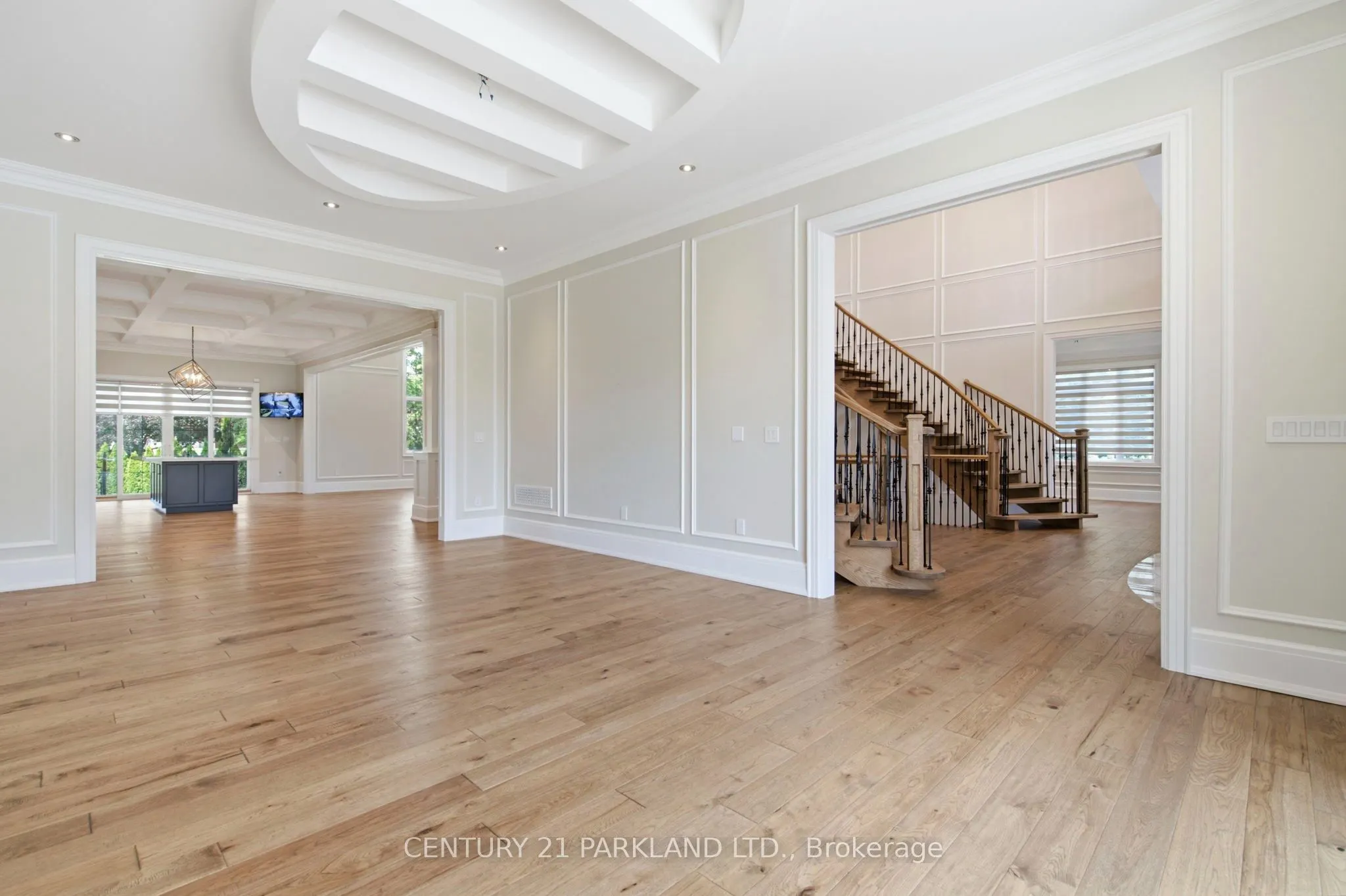12 Hollywood Crescent