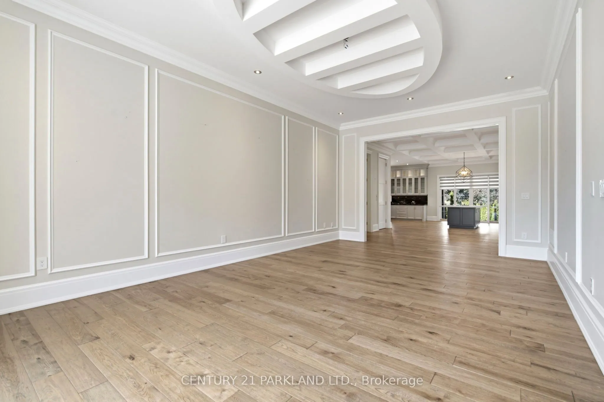 12 Hollywood Crescent