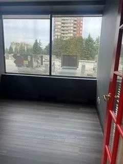 9555 Yonge Street #204