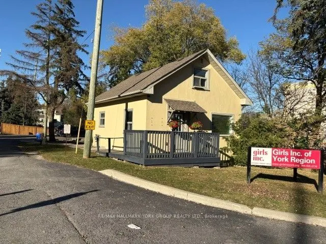 154 Wellington Street E