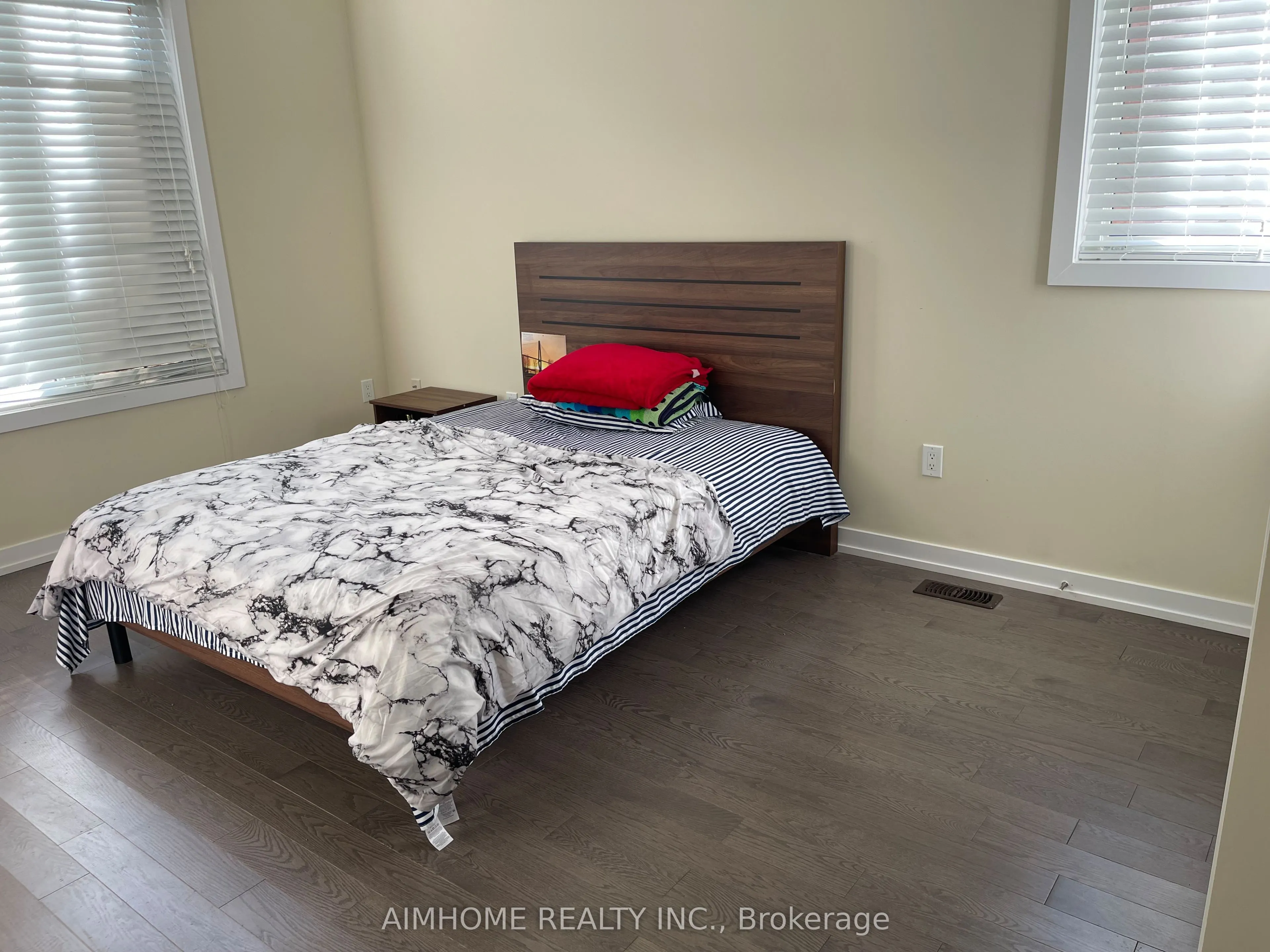 16 Hearthside Avenue #Room 1